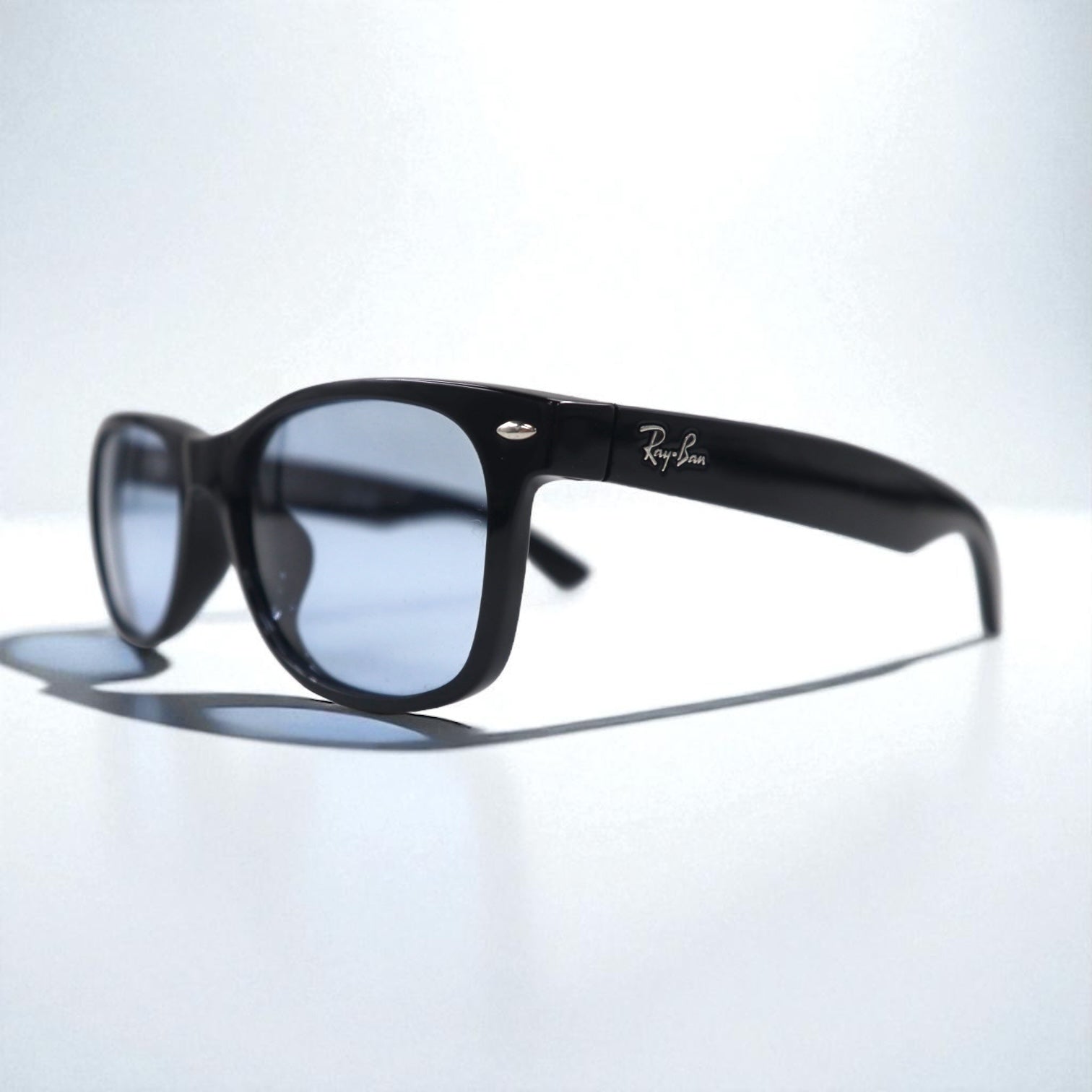 Ray-Ban New Wayfarer NEW WAYFARER occhiali da sole Wellington RB2132-F 601/64 55-18 140 1N Made in Italy