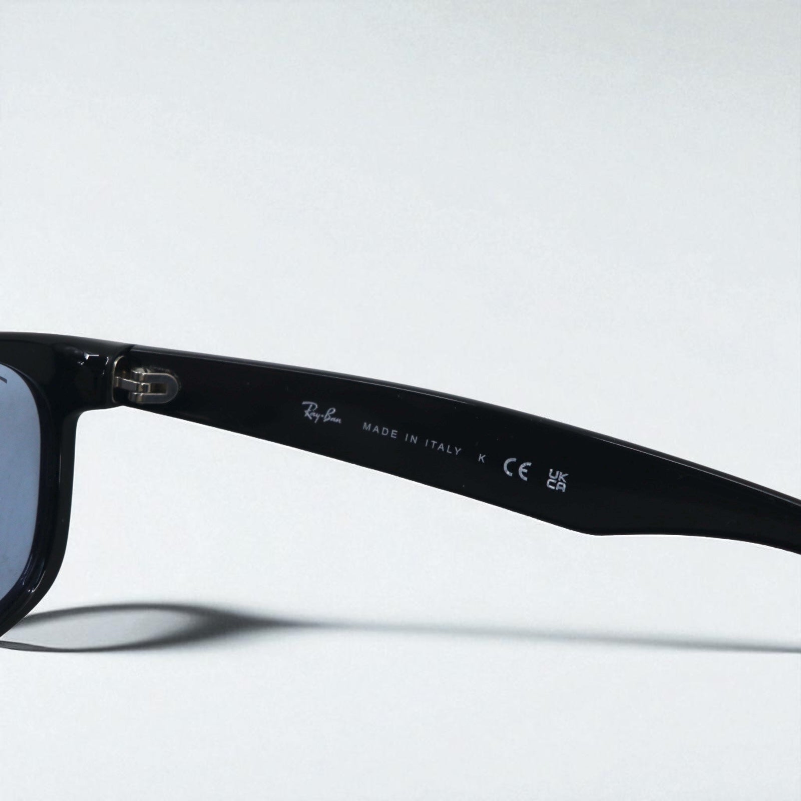 Ray-Ban New Wayfarer NEW WAYFARER occhiali da sole Wellington RB2132-F 601/64 55-18 140 1N Made in Italy