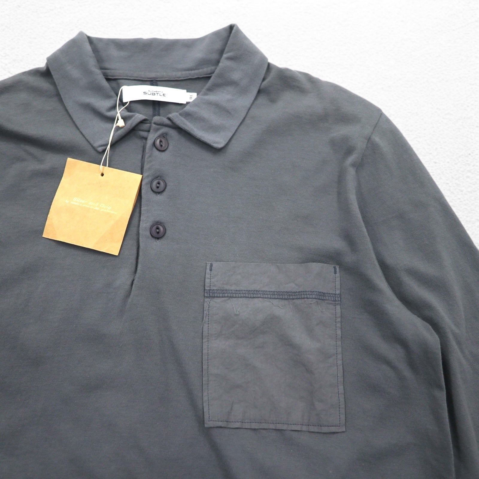 SUBTLE Polo a maniche corte S Grigio con taschino sul petto Acquistato presso Silver and Gold Fabbricato in Giappone Nuovo con etichette