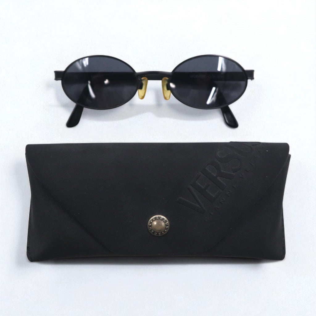 VERSACE Occhiali da sole ovali Made in Italy, montatura in metallo, neri, MOD.R65