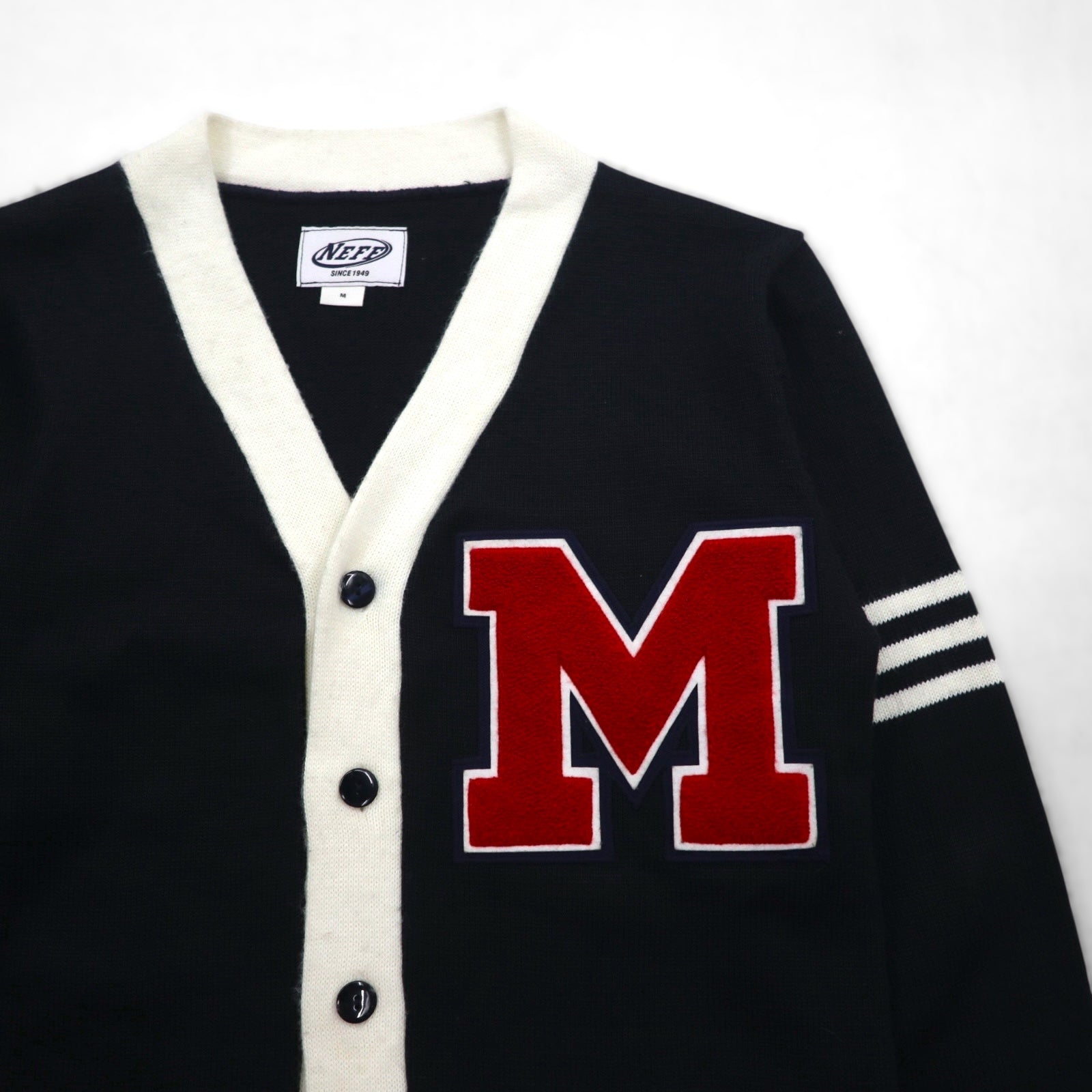 Cardigan Letterman vintage NEFF Cardigan con lettere M Nero Tasche a toppa con applicazioni