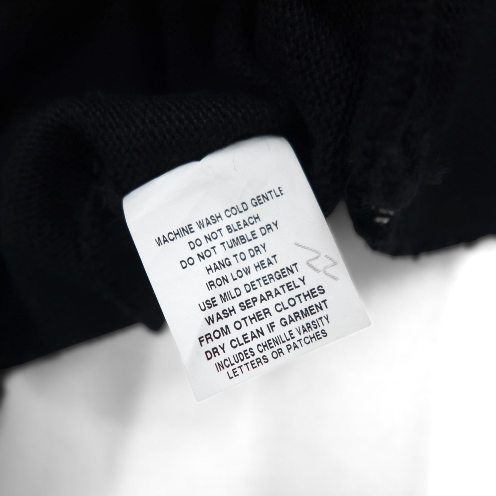 Cardigan Letterman vintage NEFF Cardigan con lettere M Nero Tasche a toppa con applicazioni