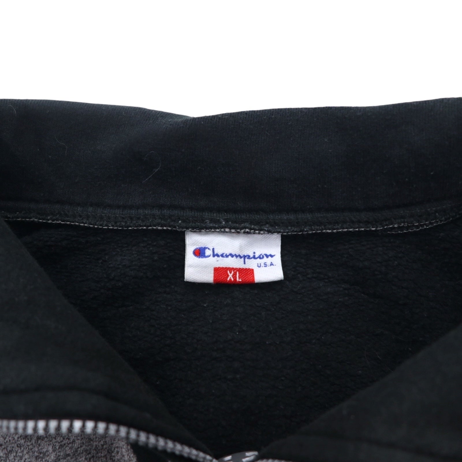 Champion USA anni '90, maglia a girocollo con mezza zip, prodotta in Italia, oversize (XL), colore grigio, in cotone, logo script ricamato, toppa.
