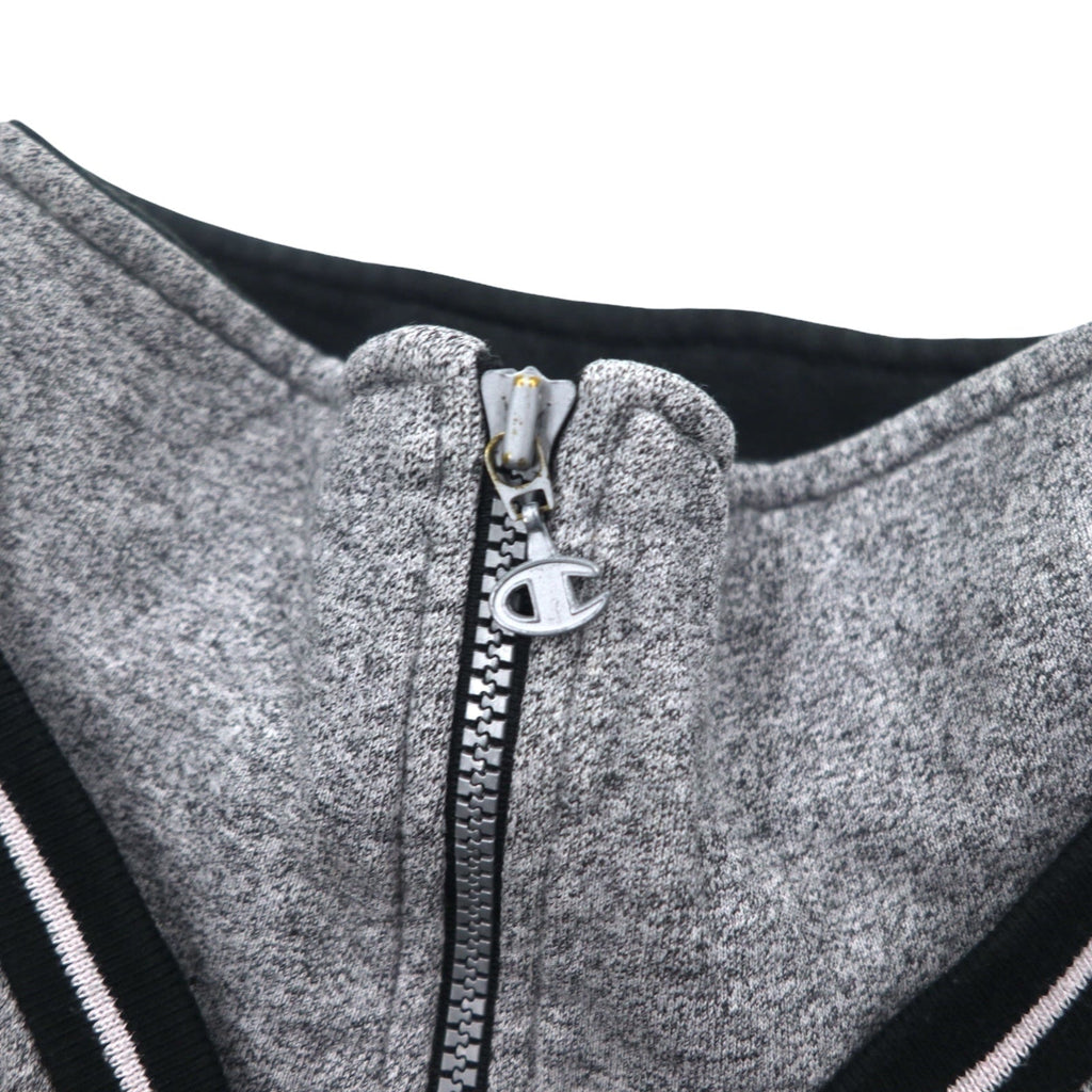 Champion USA anni '90, maglia a girocollo con mezza zip, prodotta in Italia, oversize (XL), colore grigio, in cotone, logo script ricamato, toppa.