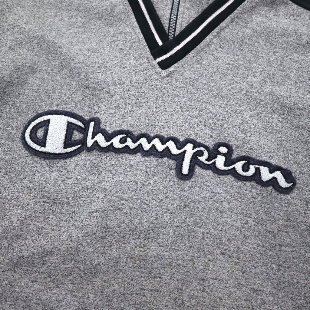 Champion USA anni '90, maglia a girocollo con mezza zip, prodotta in Italia, oversize (XL), colore grigio, in cotone, logo script ricamato, toppa.