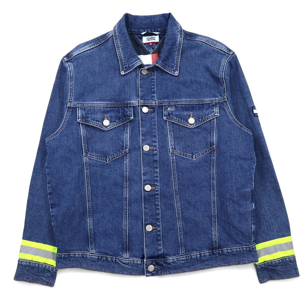 TOMMY JEANS Giacca oversize di jeans da camionista, taglia M, blu, con logo a bandiera riflettente, OVERSIZED DENIM TRUCKER JACKET DM0DM07596-1A5