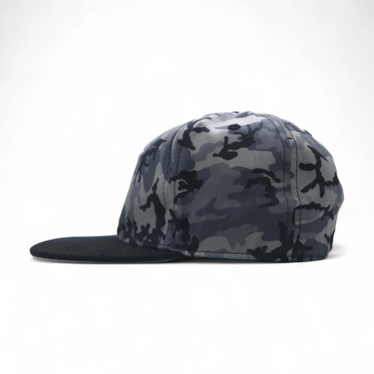 BLACK SUNDAY Snapback Baseball Cap FREE Nero Camouflage Teschio Piastra