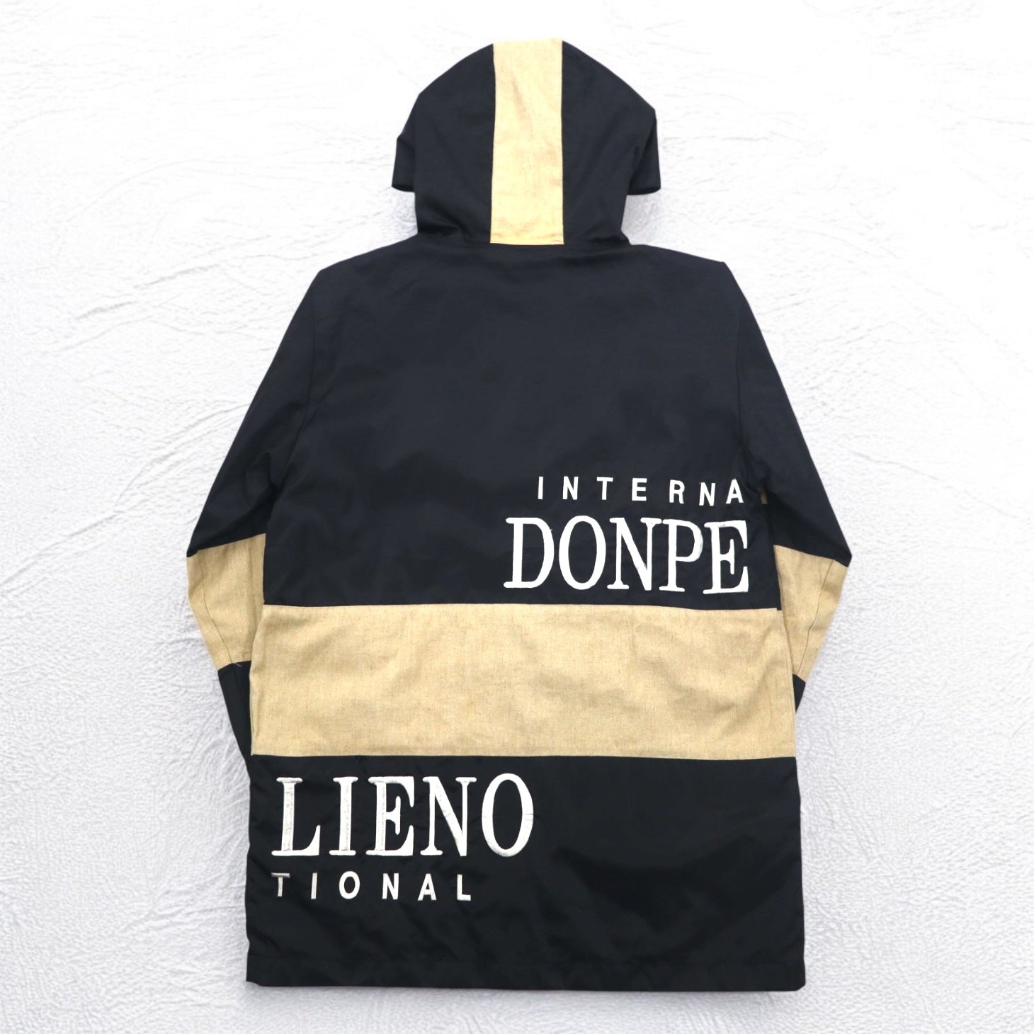 Anni '90 DON PELIENO Giacca in nylon con cappuccio XL nera, inserti in materiali diversi