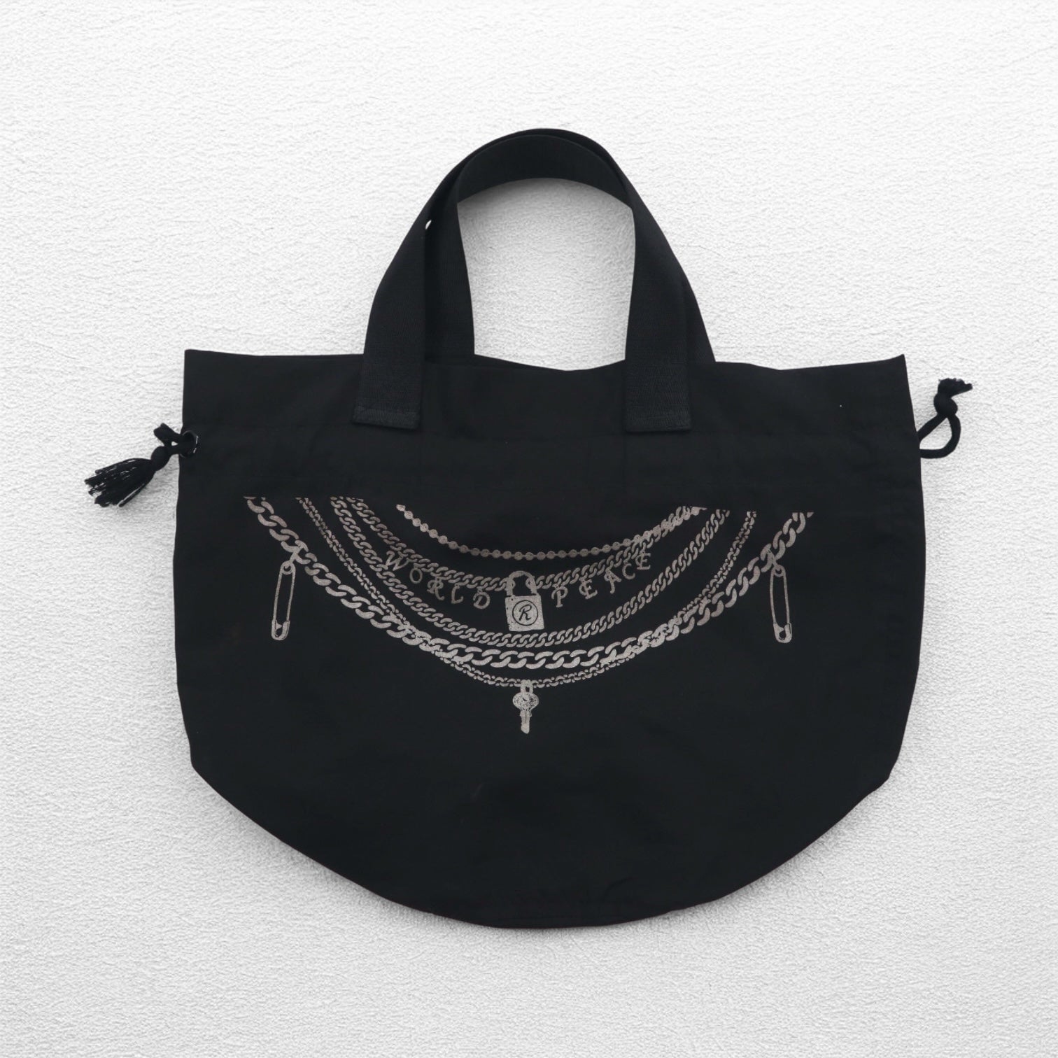 blackmeans Borsa in nylon con coulisse nera Coniglio KINCHAKU 2023 Animale dello zodiaco Coniglio Catena Sidney