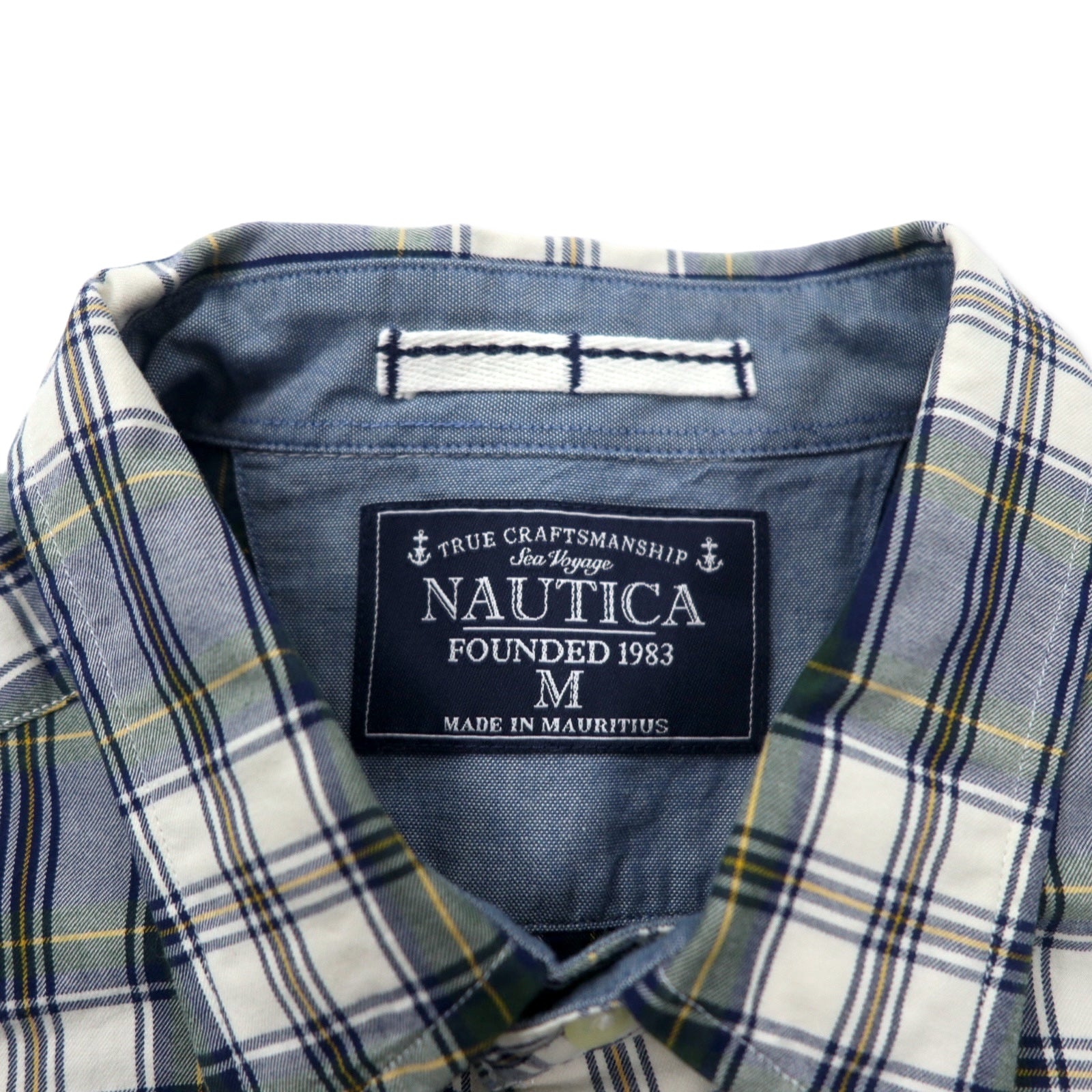 Camicia a quadri NAUTICA, taglia M, blu navy, motivo tartan multicolore, in cotone, prodotta a Mauritius.