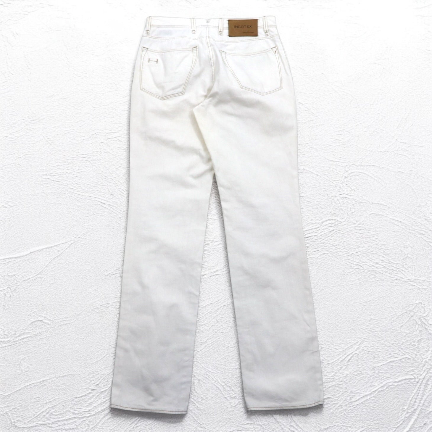 INCOTEX jeans dalla Romania, taglia M, bianchi, in cotone, modello TOMM SLIM, con patch in pelle e chiusura a zip.