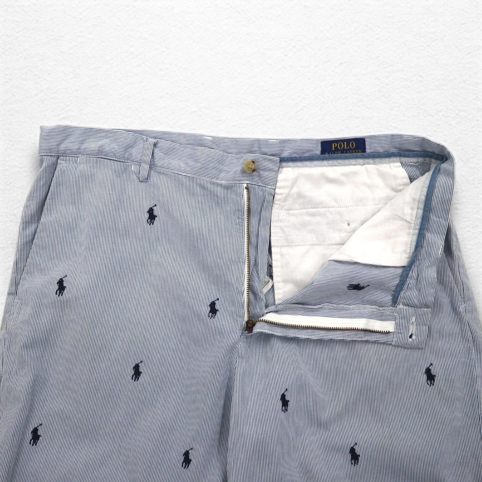 POLO RALPH LAUREN Pantaloncini in seersucker, lunghezza a metà coscia, taglia L, a righe blu e bianche, CLASSIC FIT, ricamo "all-over pony"