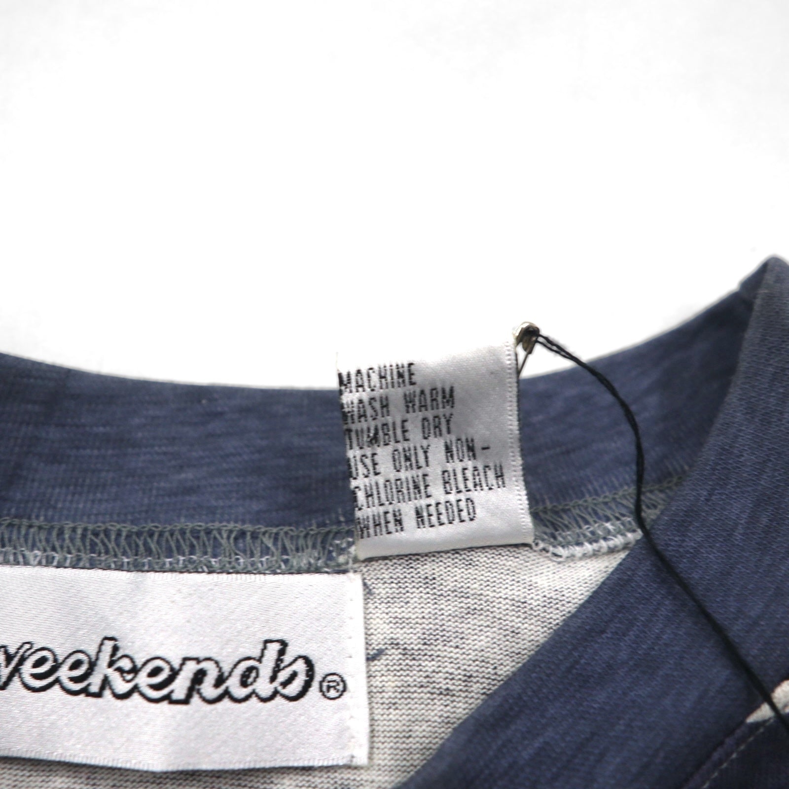 T-shirt a fantasia etnica anni '90, taglia L, grigia, fantasia all-over, a righe, in cotone, mai usata.