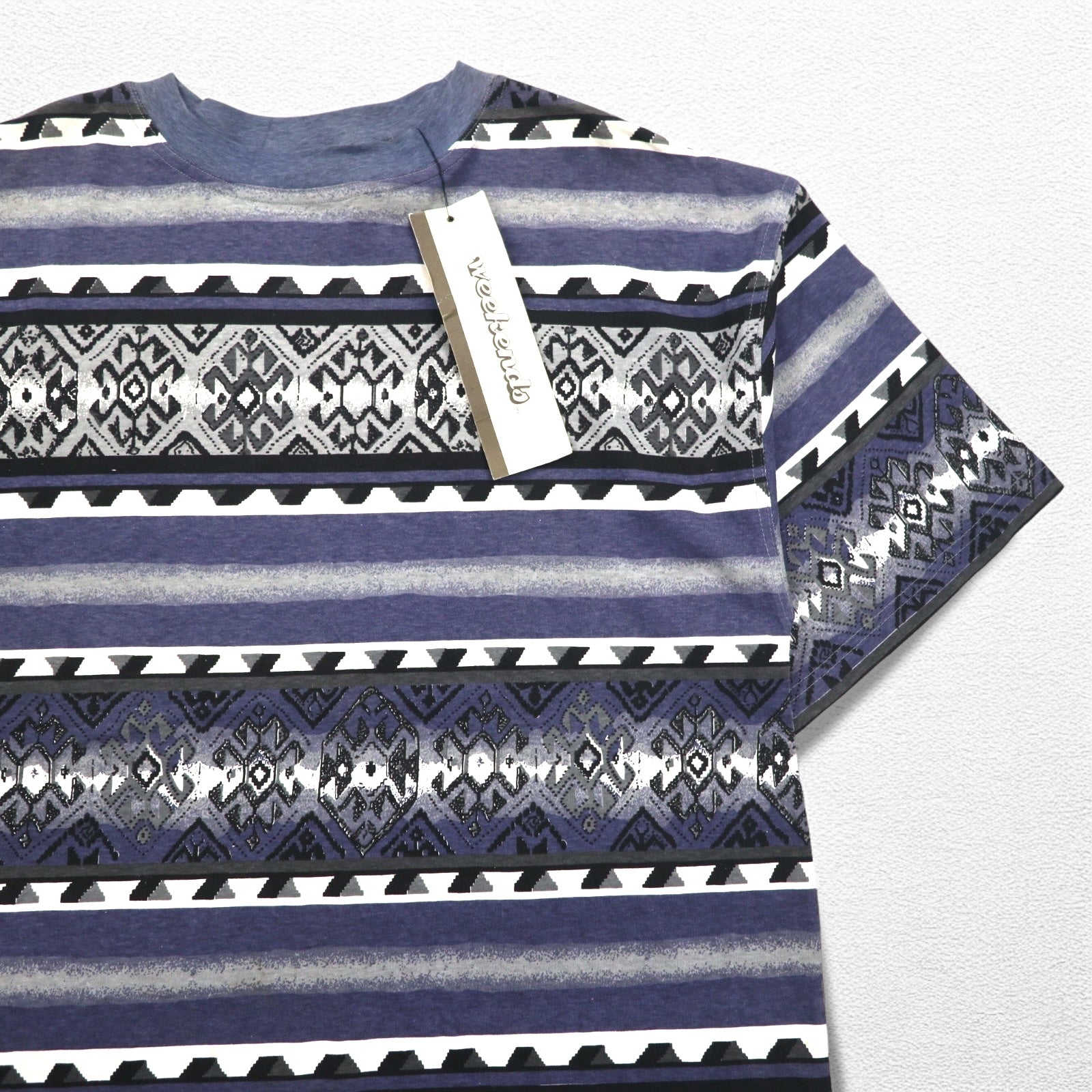 T-shirt a fantasia etnica anni '90, taglia L, grigia, fantasia all-over, a righe, in cotone, mai usata.