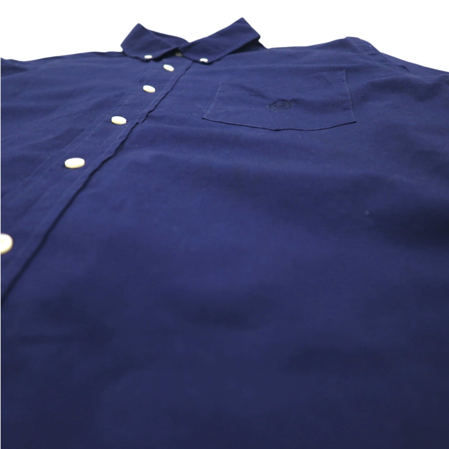 Camicia button-down CHAPS taglia L blu navy con toppe sui gomiti, taschino sul petto e logo ricamato.