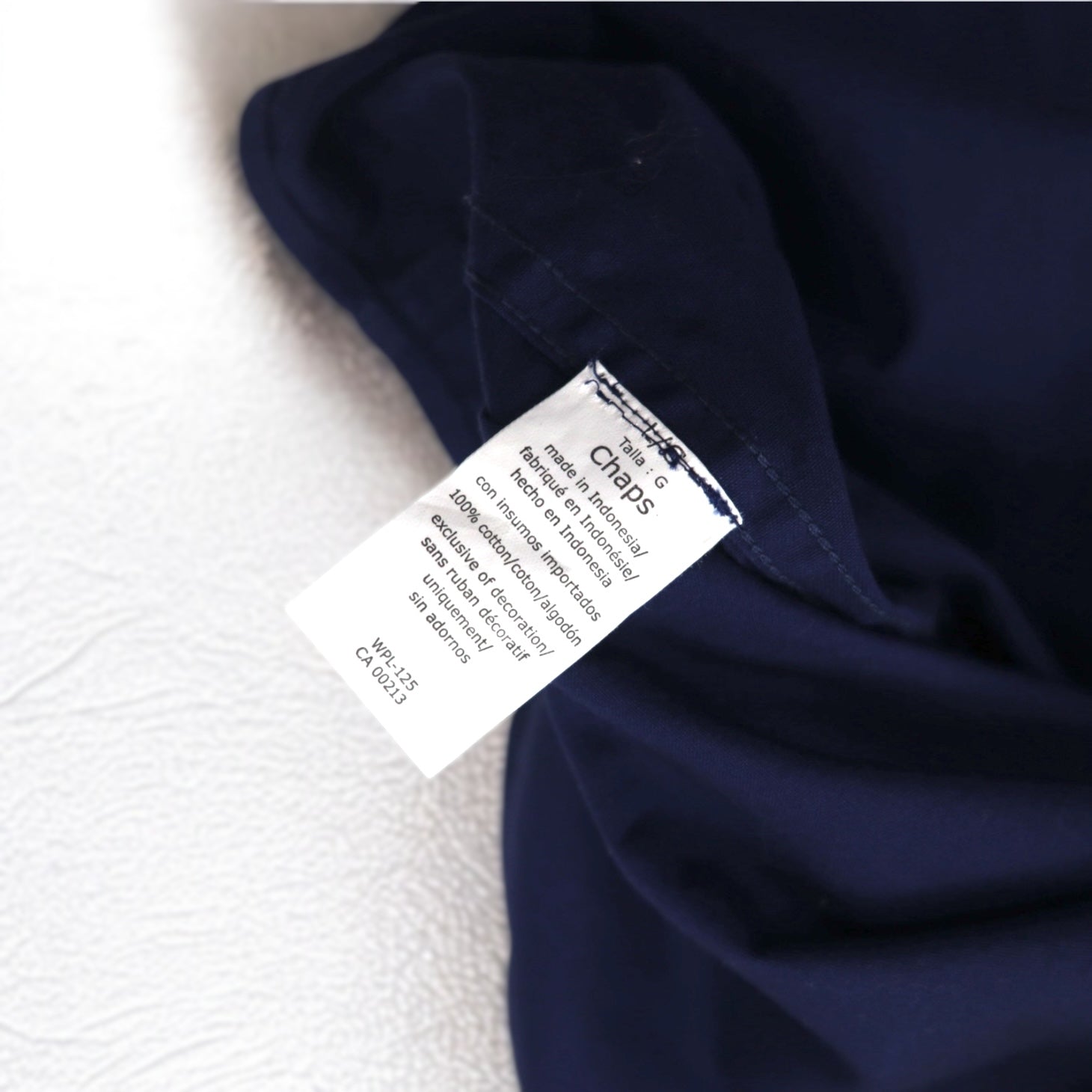 Camicia button-down CHAPS taglia L blu navy con toppe sui gomiti, taschino sul petto e logo ricamato.