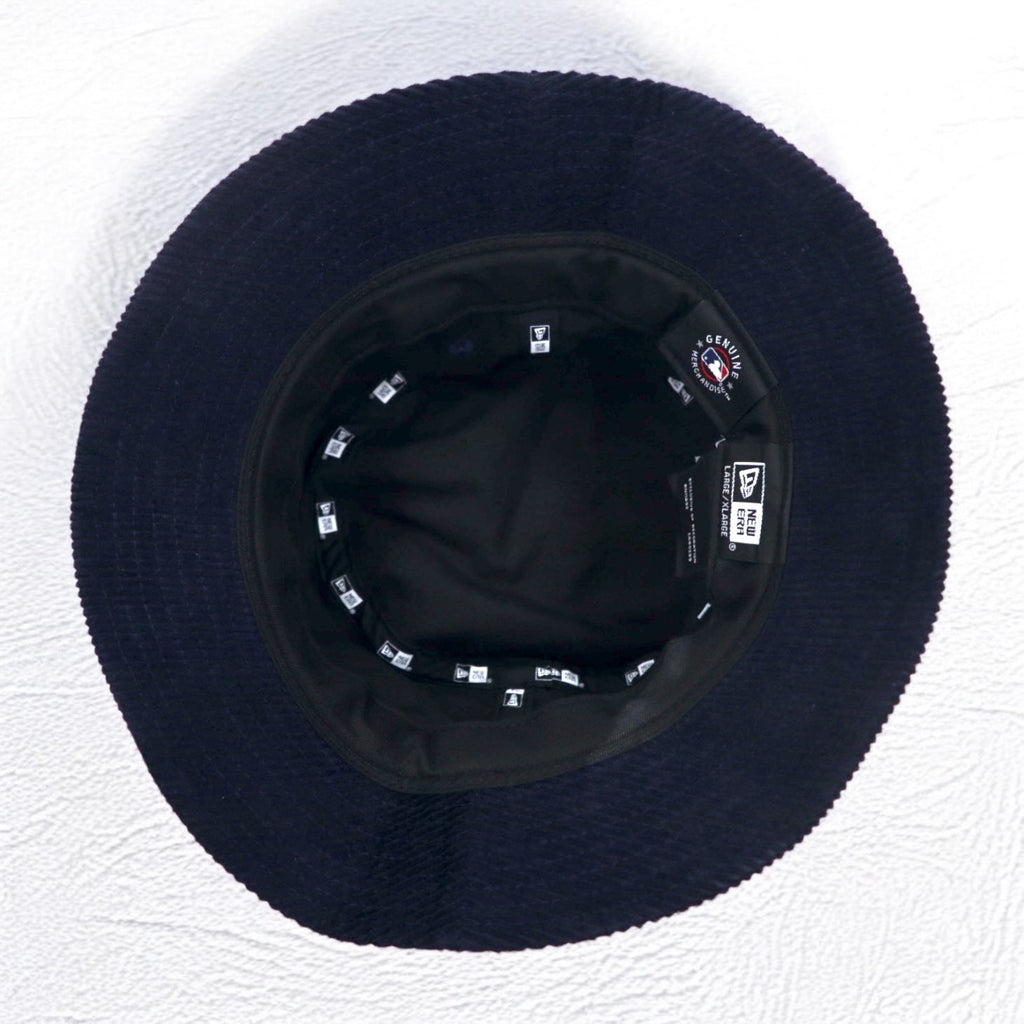 NEW ERA Cappello Pescatore in Corduroy L/XL Blu Scuro a Coste Spesse MLB New York Yankees NEWYORK YANKEES