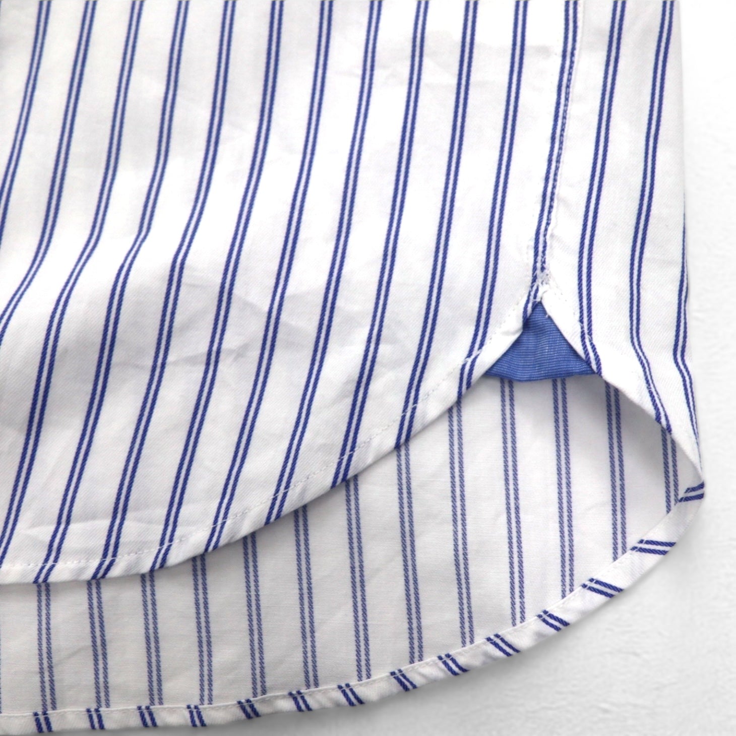 Camicia button-down CHAPS XL bianca a righe in cotone con taschino sul petto, mai usata