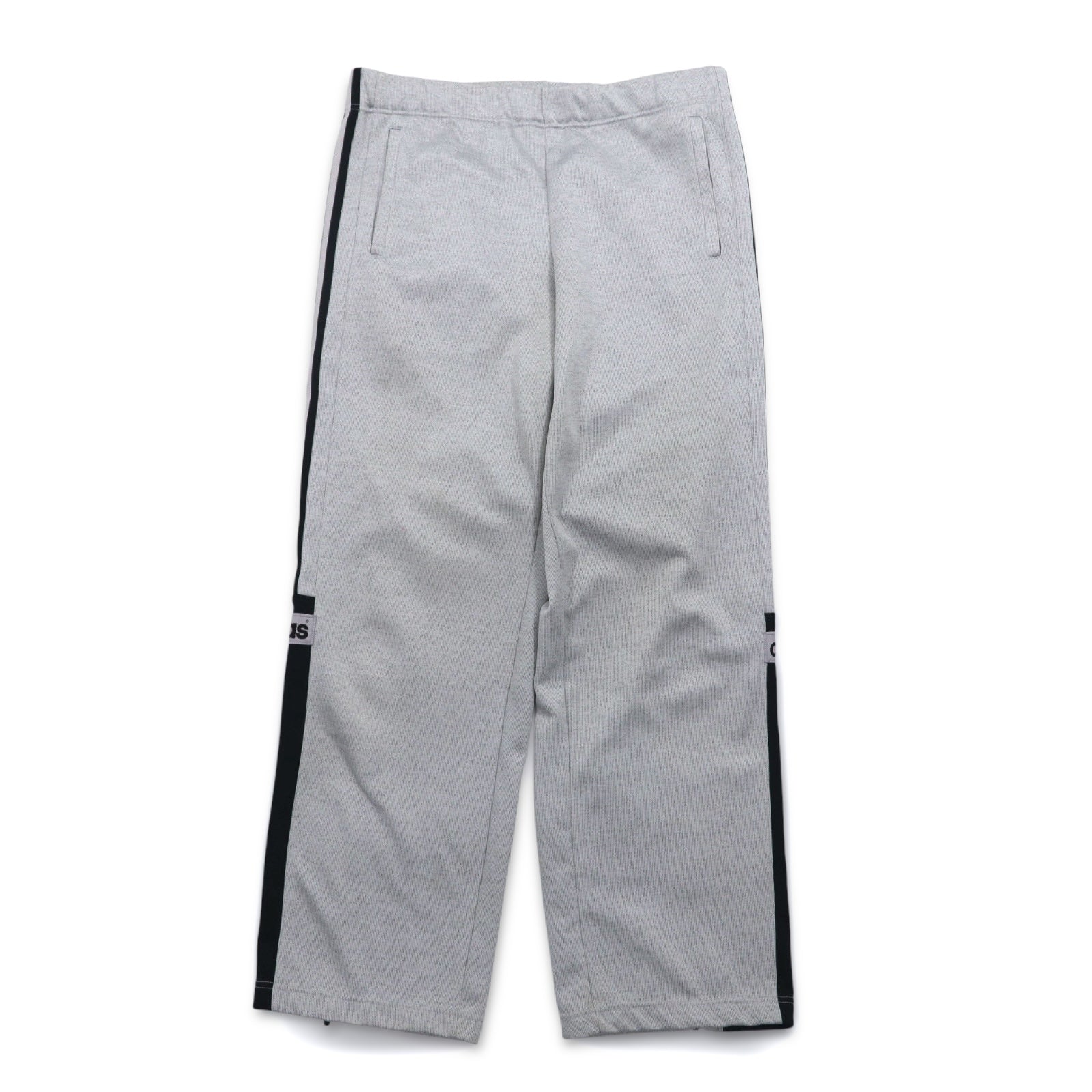 adidas anni '90, prodotta da Descente, tuta da ginnastica (giacca e pantaloni) taglia L, grigia, a 3 strisce