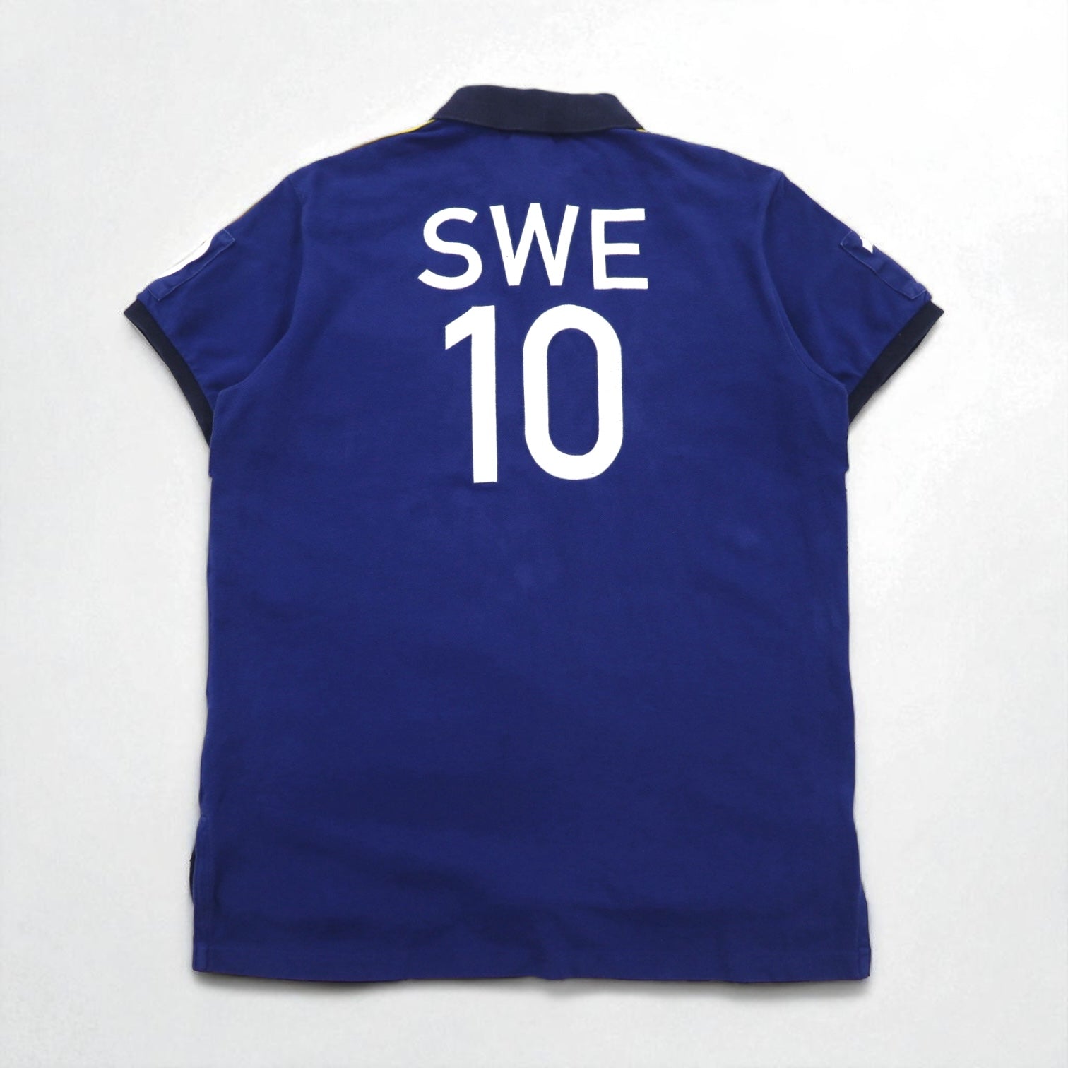 Polo by Ralph Lauren anni '90, polo ricamata a cavallino grande SWEDEN, taglia L, blu, cotone piqué, numerata CUSTOM FIT