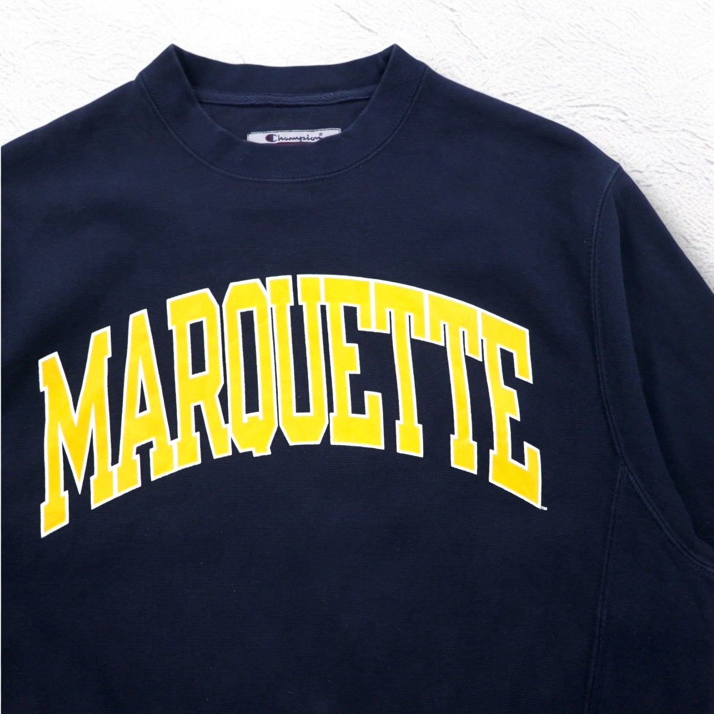 Champion Premium Reverse Weave FELPA Reverse Weave Stampa College L Blu Navy MARQUETTE Logo ad arco