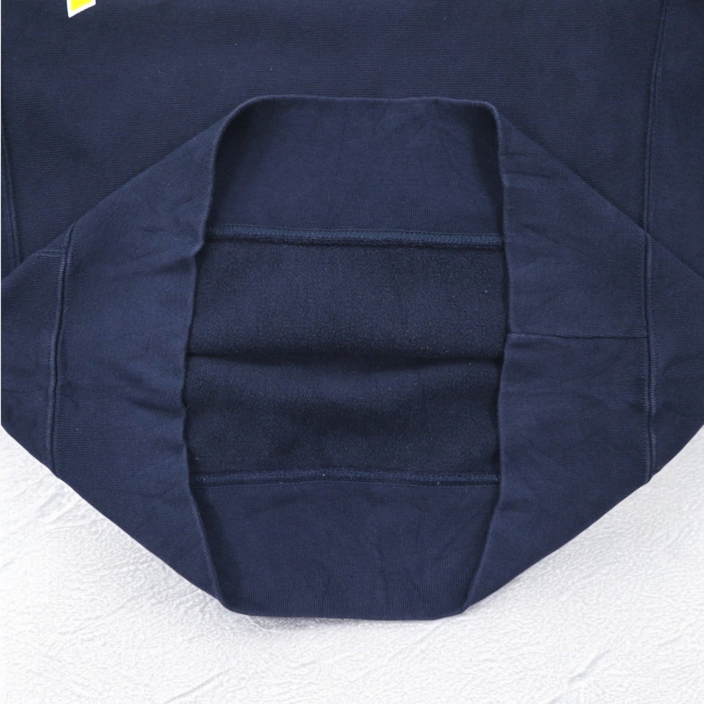 Champion Premium Reverse Weave FELPA Reverse Weave Stampa College L Blu Navy MARQUETTE Logo ad arco