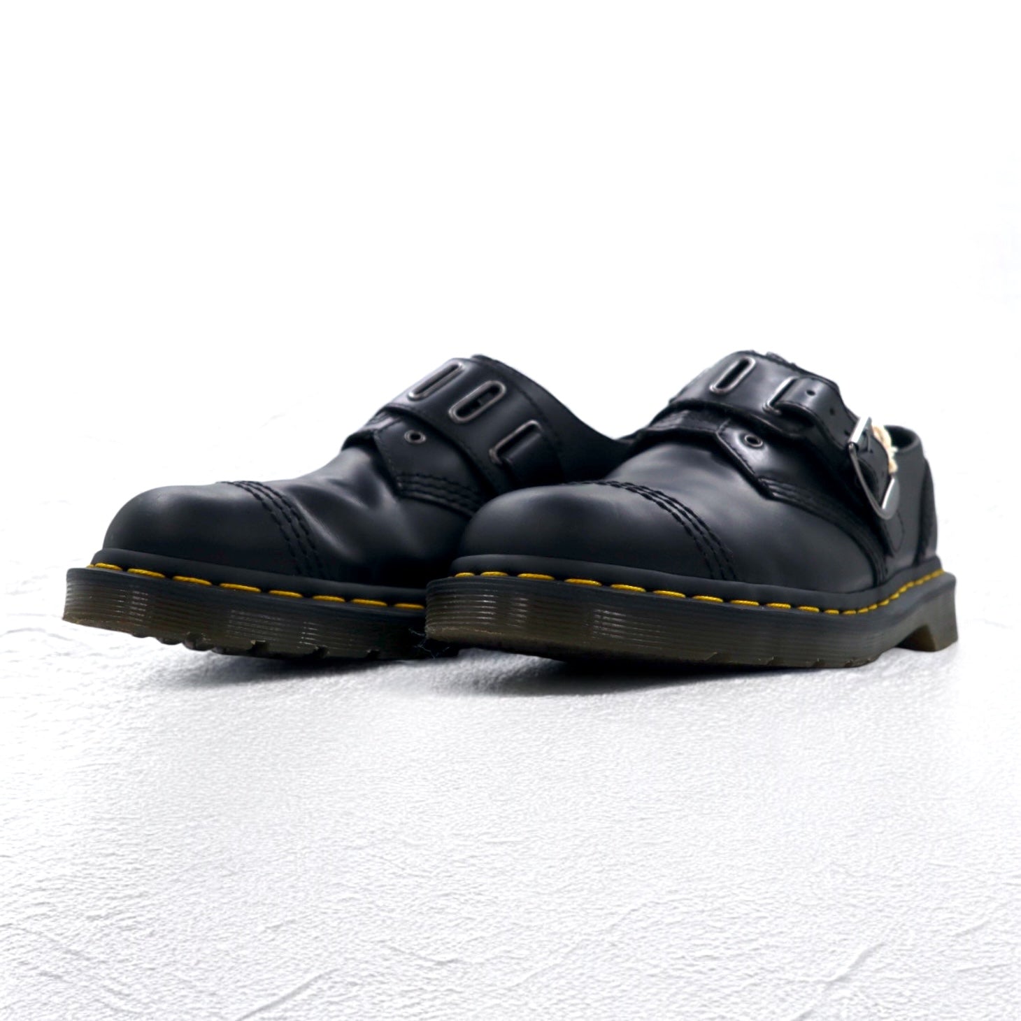 Dr. Martens Scarpe Basse con Fibbia in Pelle Liscia QUYNN LOW BUCKLE LEATHER SHOES 25603001, 26cm, Nero