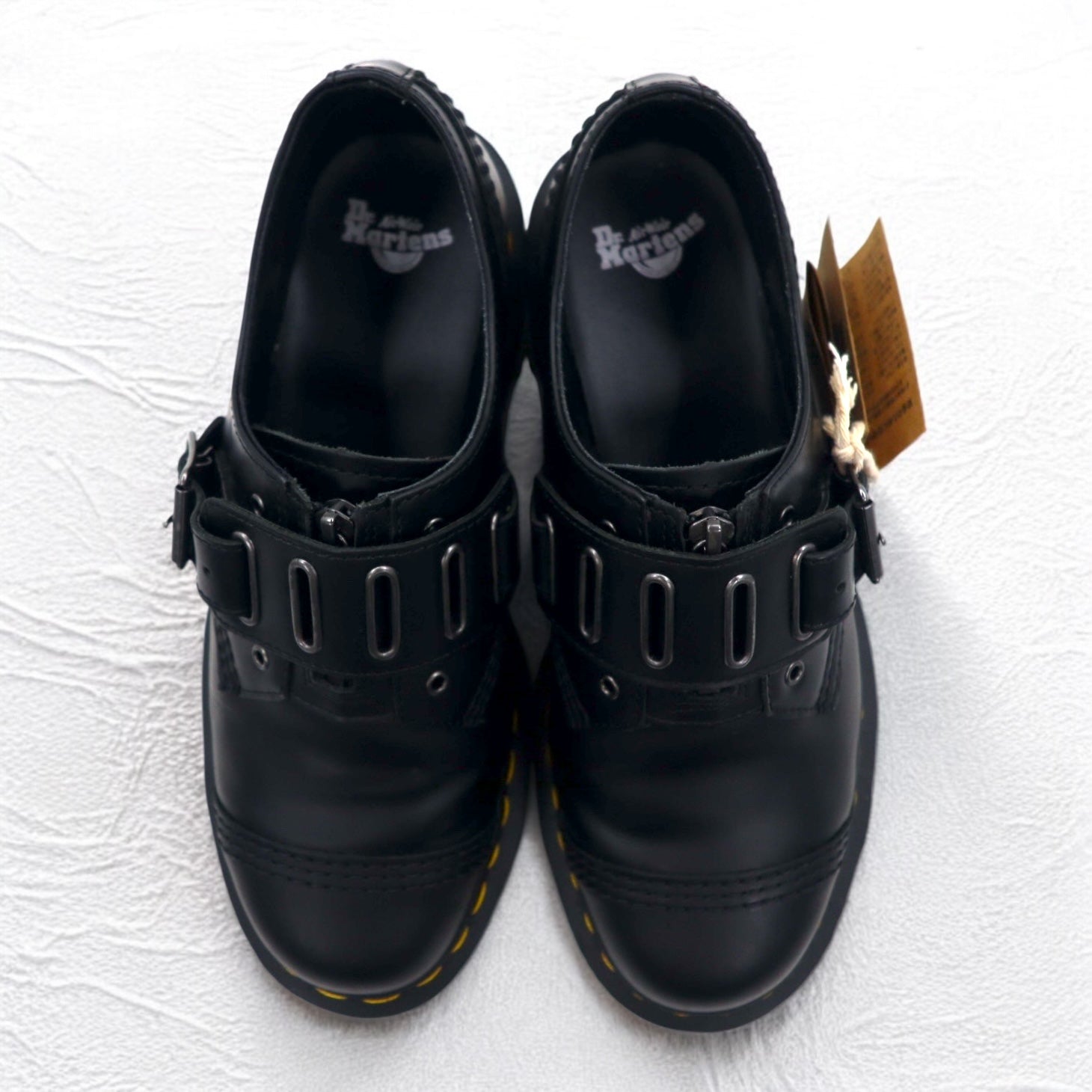 Dr. Martens Scarpe Basse con Fibbia in Pelle Liscia QUYNN LOW BUCKLE LEATHER SHOES 25603001, 26cm, Nero