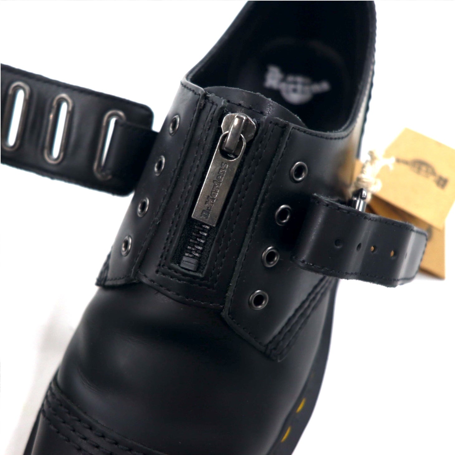 Dr. Martens Scarpe Basse con Fibbia in Pelle Liscia QUYNN LOW BUCKLE LEATHER SHOES 25603001, 26cm, Nero