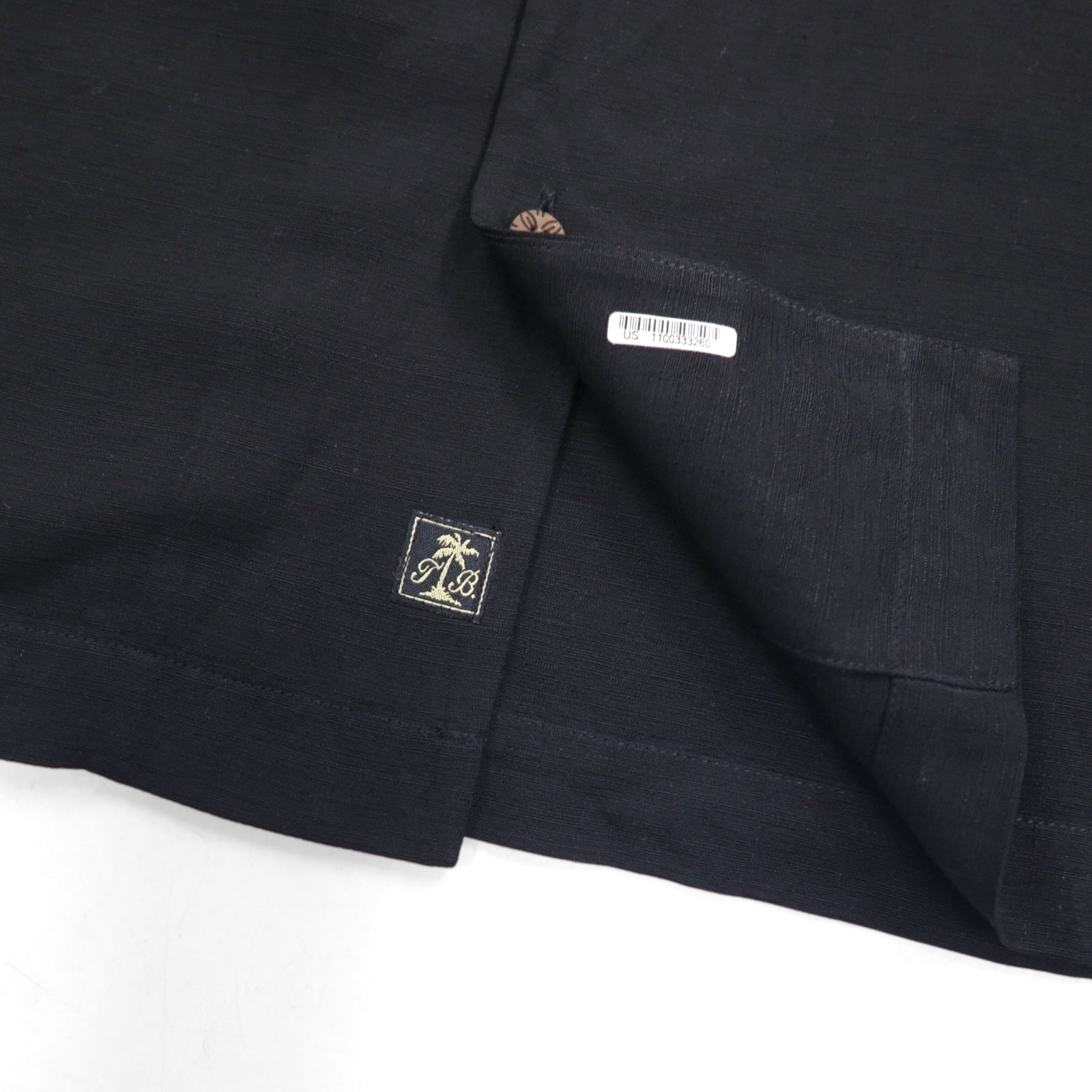 Tommy Bahama Camicia a maniche corte in seta con collo aperto, vestibilità squadrata, taglia XL, nera, con logo ricamato sul retro