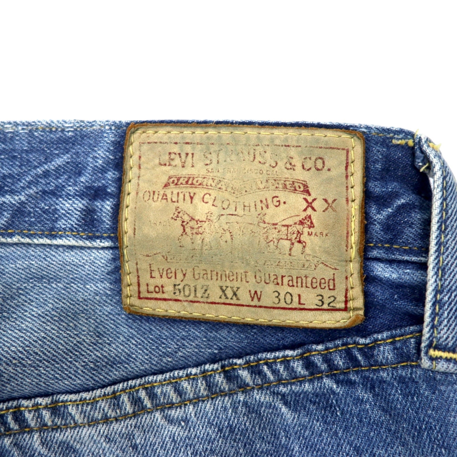 LEVI'S VINTAGE CLOTHING (LVC) 501ZXX Modello 1954 Big E Jeans Denim con cimosa 30 Blu Cotone Cucitura rossa Cerniera 42TALON Toppa in pelle 50154-0081 Fatto in Turchia