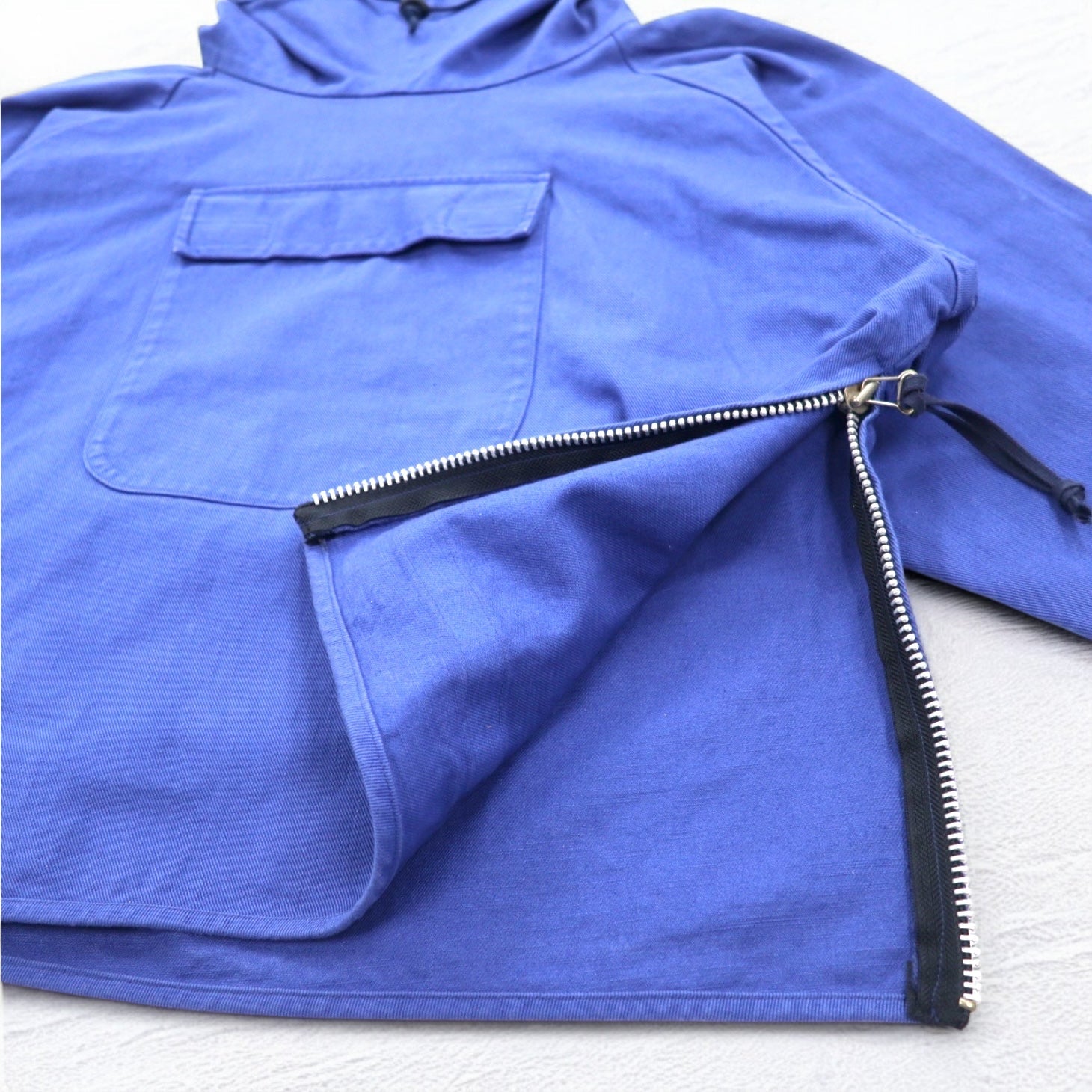 QUILP MODE et ARTISANS Morello Anorak Utility Hoodie S con tasca frontale e spacchetti laterali con zip, Made in Japan