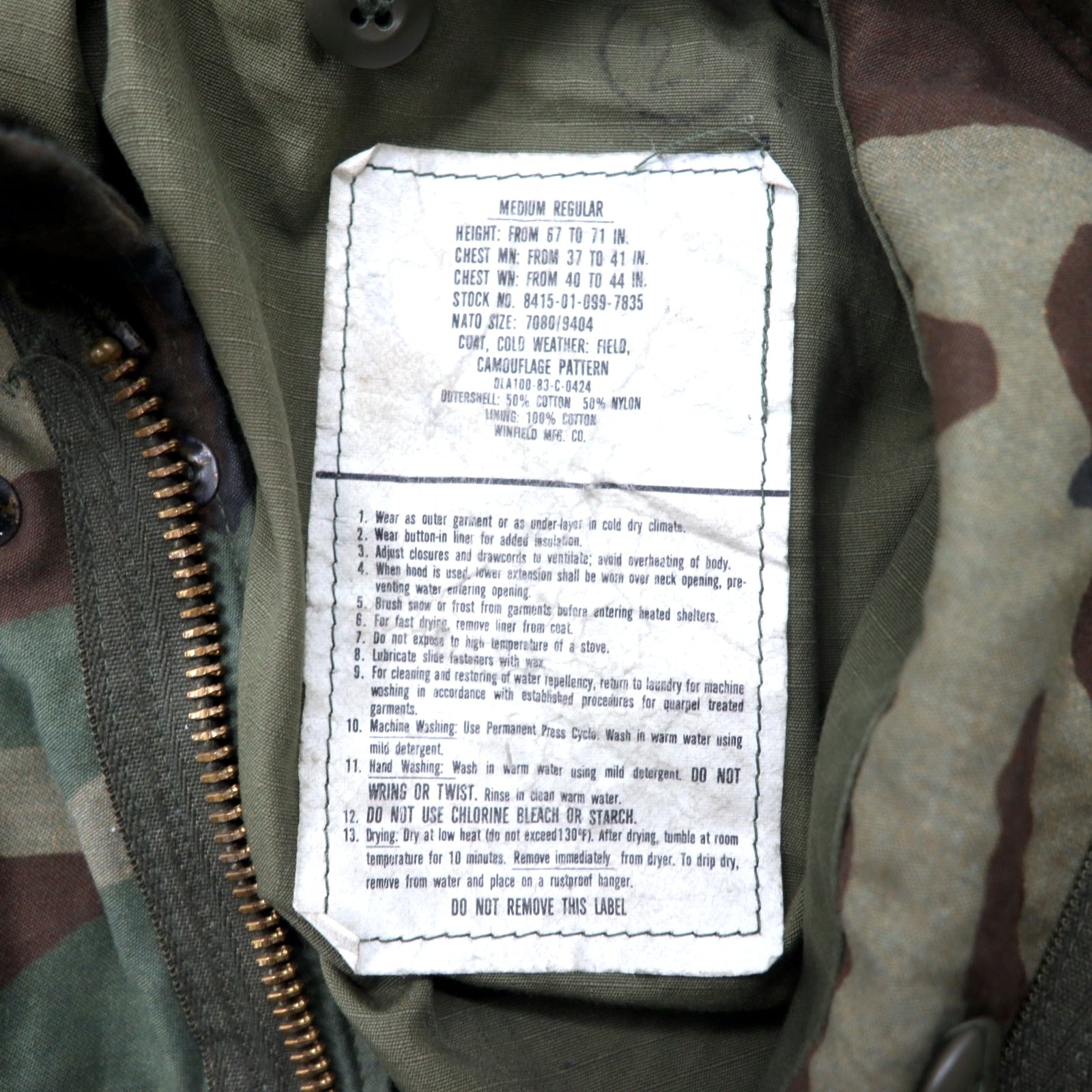 US ARMY anni '80 M-65 Field Jacket M Kaki Mimetico Cotone con Cappuccio a Scomparsa Militare 8415-01-099-7835 WINFIELD MFG.