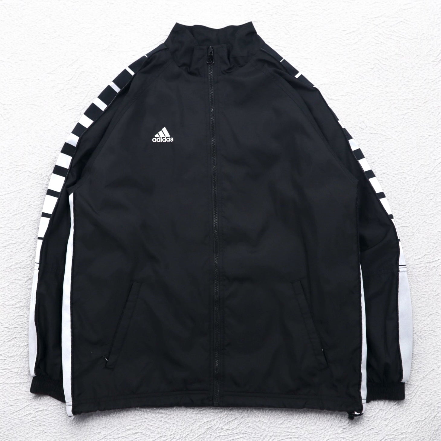 Giacca sportiva in nylon adidas TEAM anni '90, giacca da pista, tuta da ginnastica XL, strisce laterali, fodera in mesh