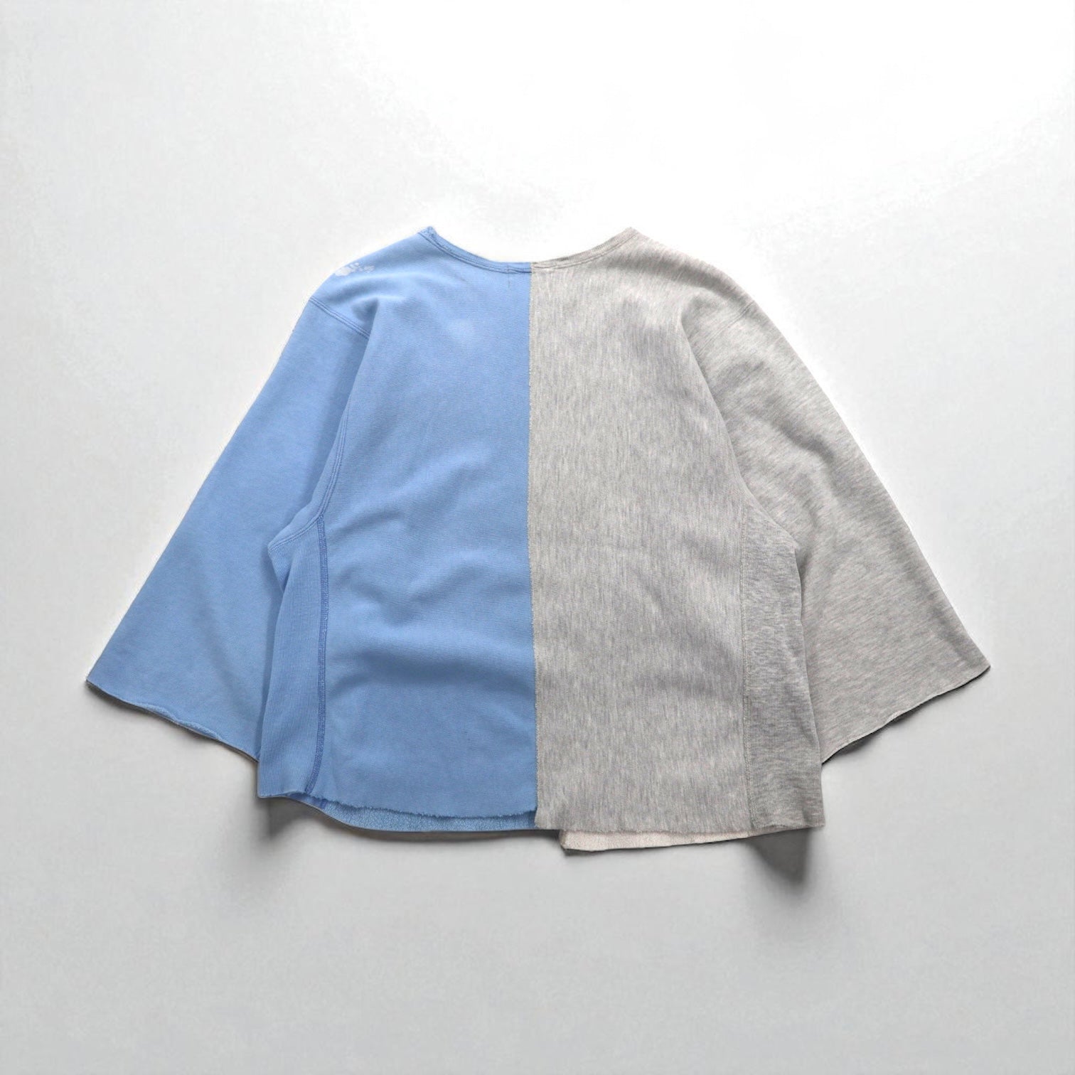 Felpa BOWWOW rifatta, riassemblata, Reverse Weave, taglio vivo, taglia L, blu-grigio, stampa college