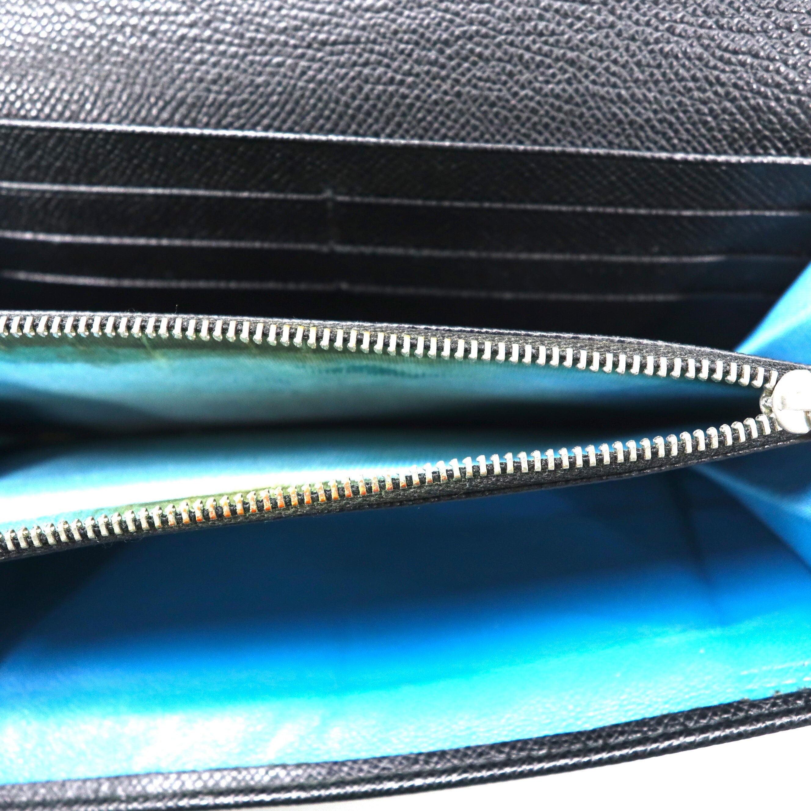 BVLGARI Portafoglio lungo nero, pelle goffrata, clip con logo Clip Large Wallet Made in Italy