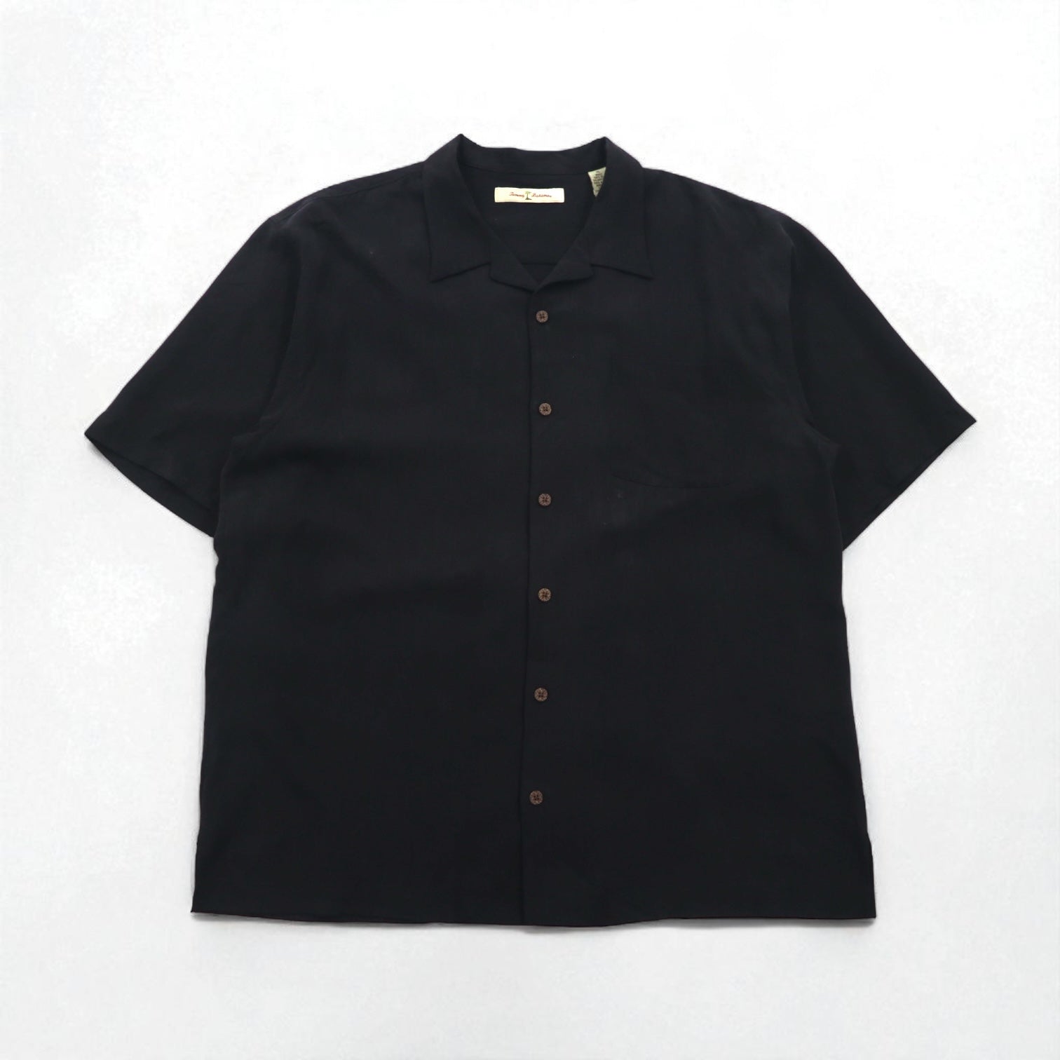 TOMMY BAHAMA Camicia in seta con colletto aperto stile hawaiano, taglia XL, colore nero, vestibilità squadrata, logo ricamato sul retro, motivo cocktail