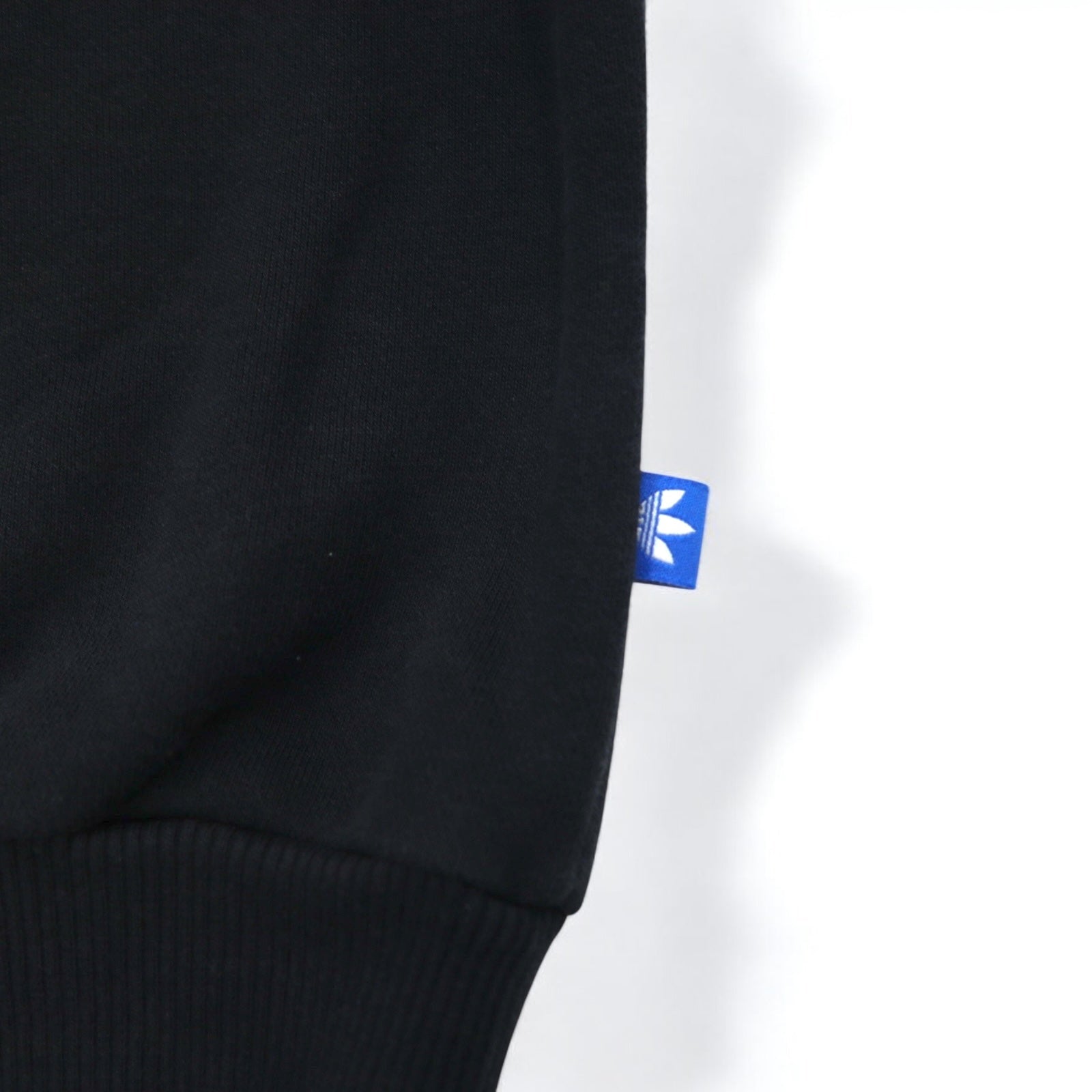 adidas originals Felpa girocollo con logo Trifoglio e spalle scese, taglia M, colore nero, cotone AB2019