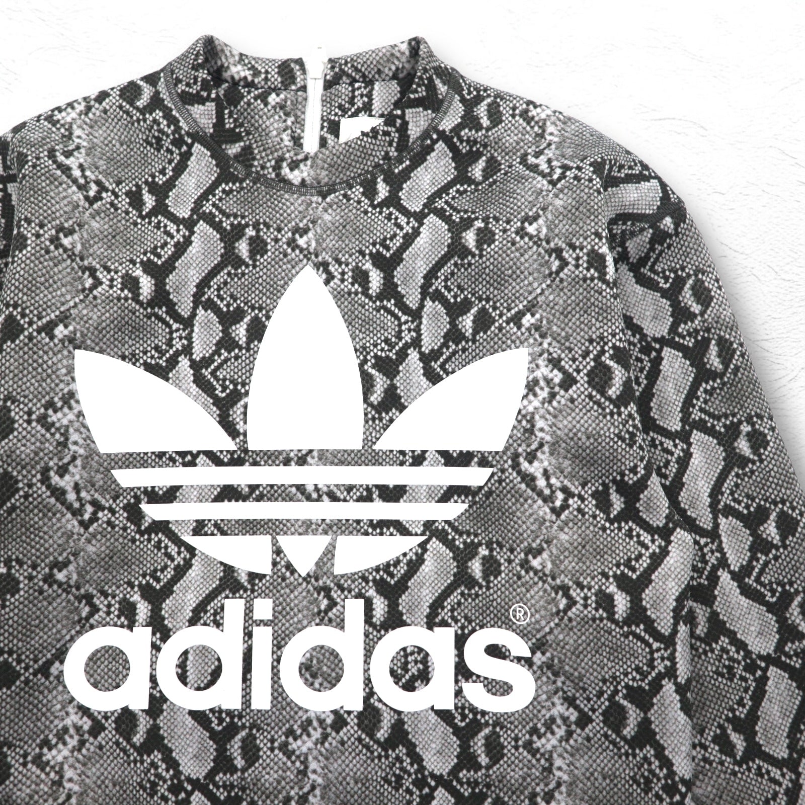 adidas Originals by HYKE Felpa Crew Neck Python S Grigio Stampa all-over Animale