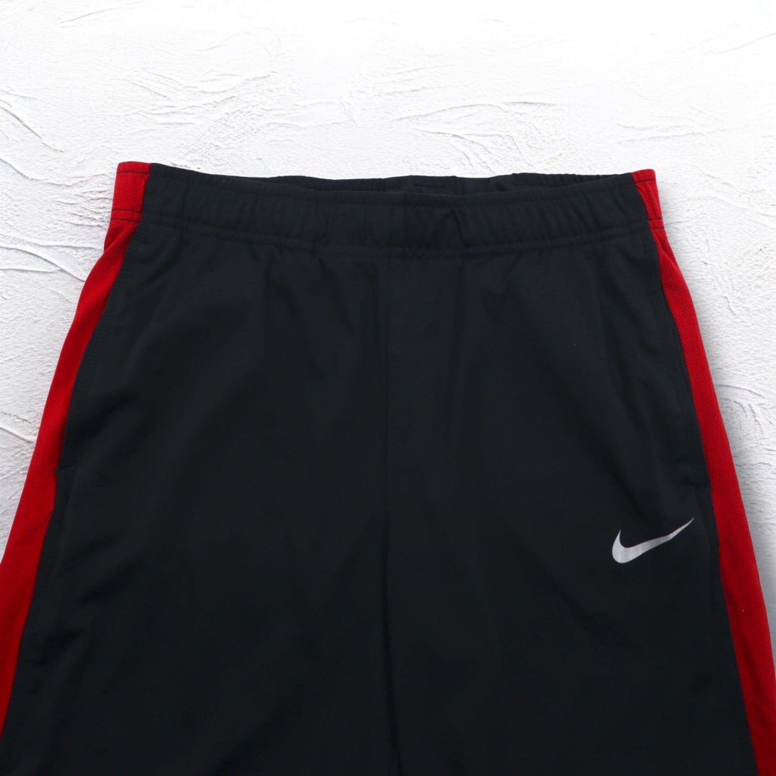 NIKE Pantaloni della tuta, taglia L, nero e rosso, con strisce laterali, swoosh, DRI-FIT 425787-012