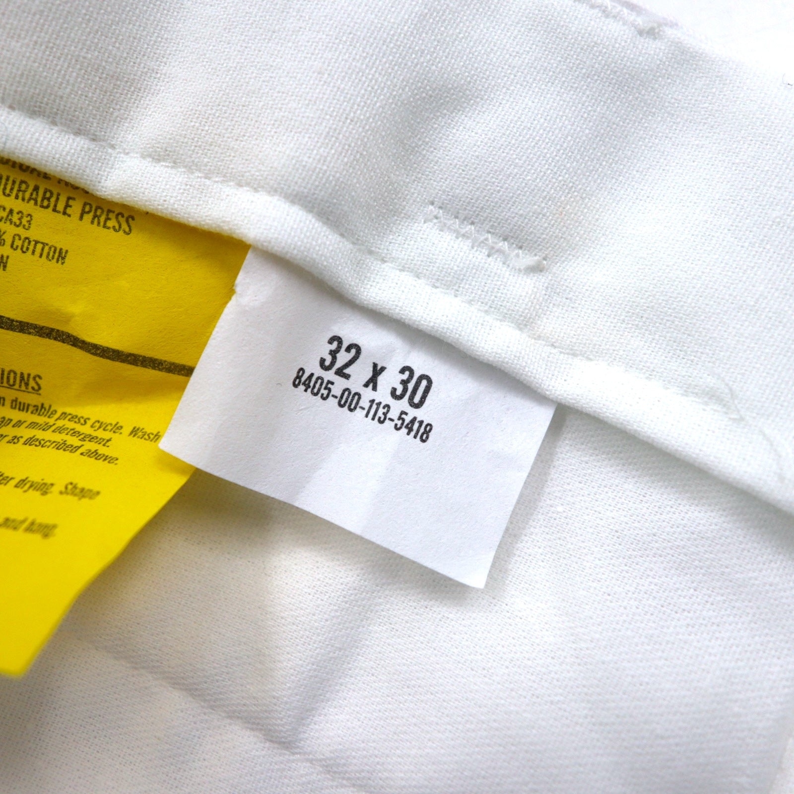 US ARMY Pantaloni militari Ospedalieri 32 Bianchi con piega centrale Militari UNICOR-TUCSON 8405-00-113-5418