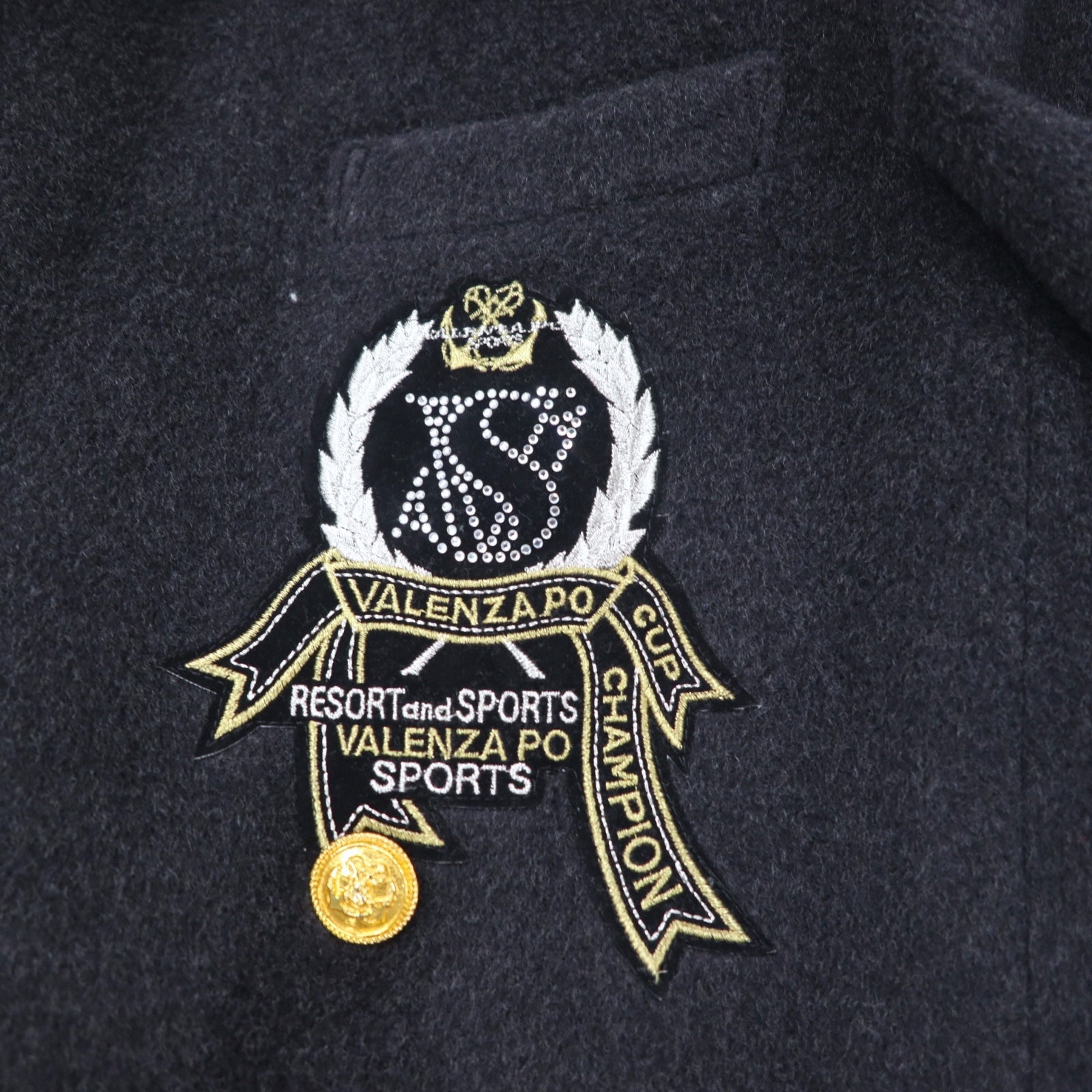 Giacca sartoriale doppiopetto in misto cashmere VALENZA PO SPORTS anni '80 taglia 40, colore nero, in lana, con bottoni dorati e logo a emblema, made in Japan.