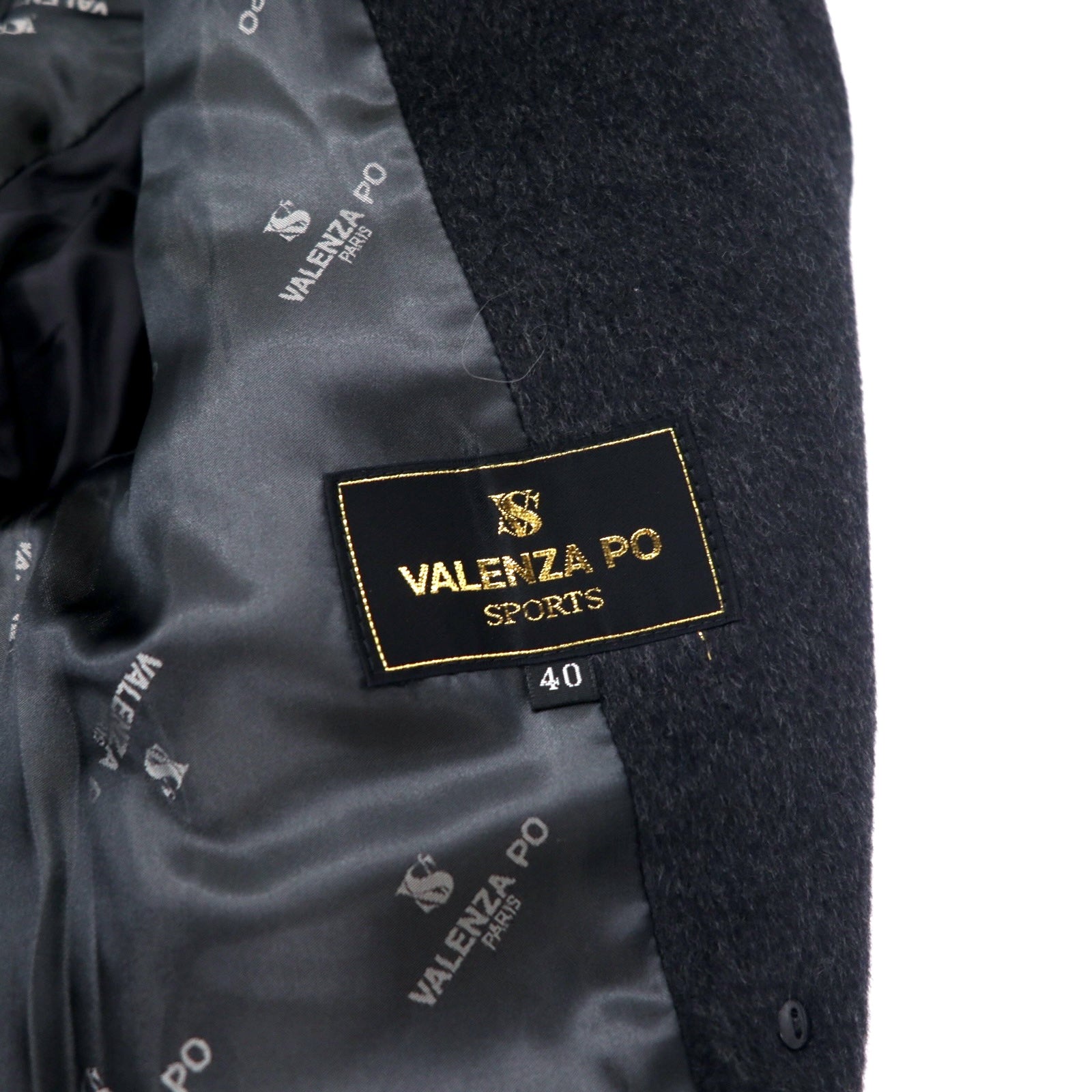 Giacca sartoriale doppiopetto in misto cashmere VALENZA PO SPORTS anni '80 taglia 40, colore nero, in lana, con bottoni dorati e logo a emblema, made in Japan.