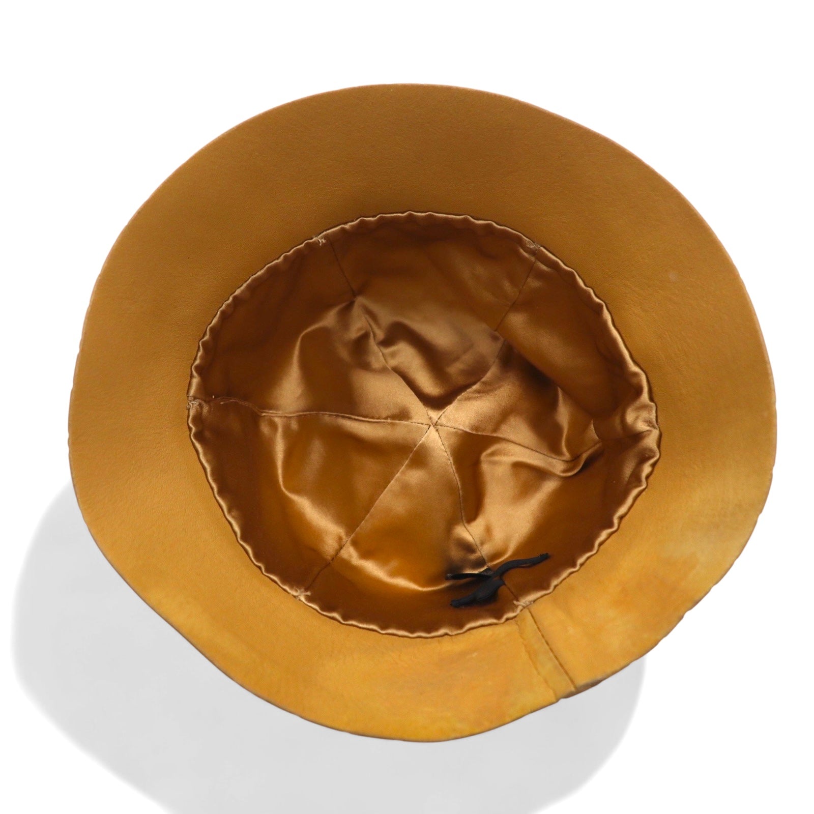 PRADA Cappello a secchiello in pelle di agnello traforata, taglia M, colore beige