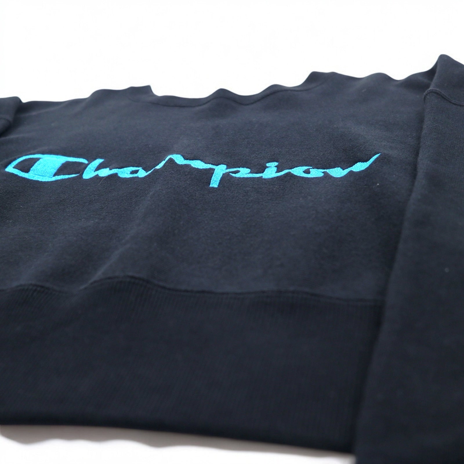 Champion Cropped Reverse Weave REVERSE WEAVE Felpa M Nera con logo script ricamato COMPACT VOLUME TOP CWSL009