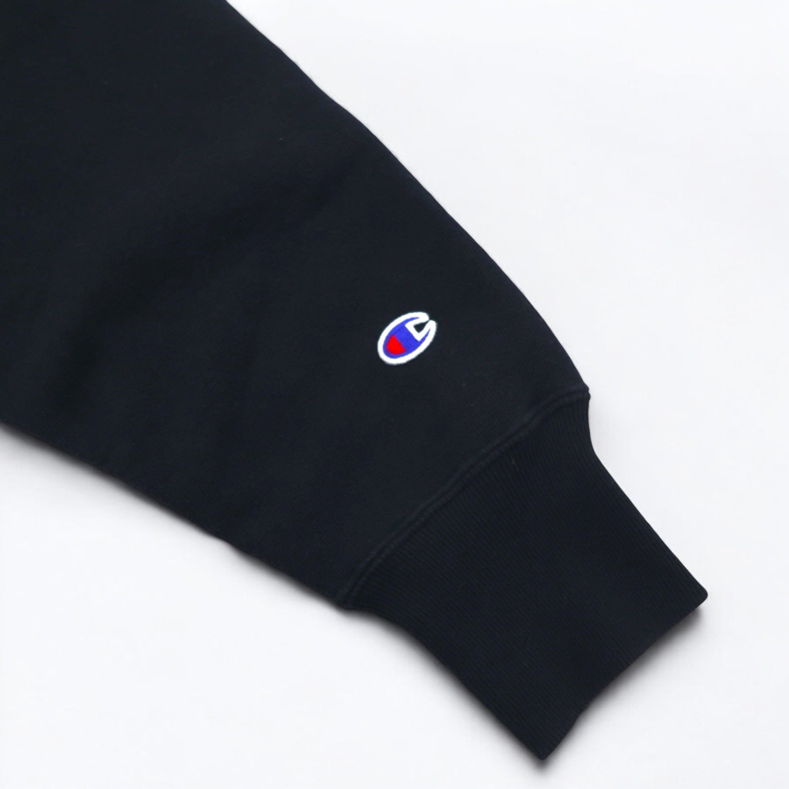 Champion Cropped Reverse Weave REVERSE WEAVE Felpa M Nera con logo script ricamato COMPACT VOLUME TOP CWSL009