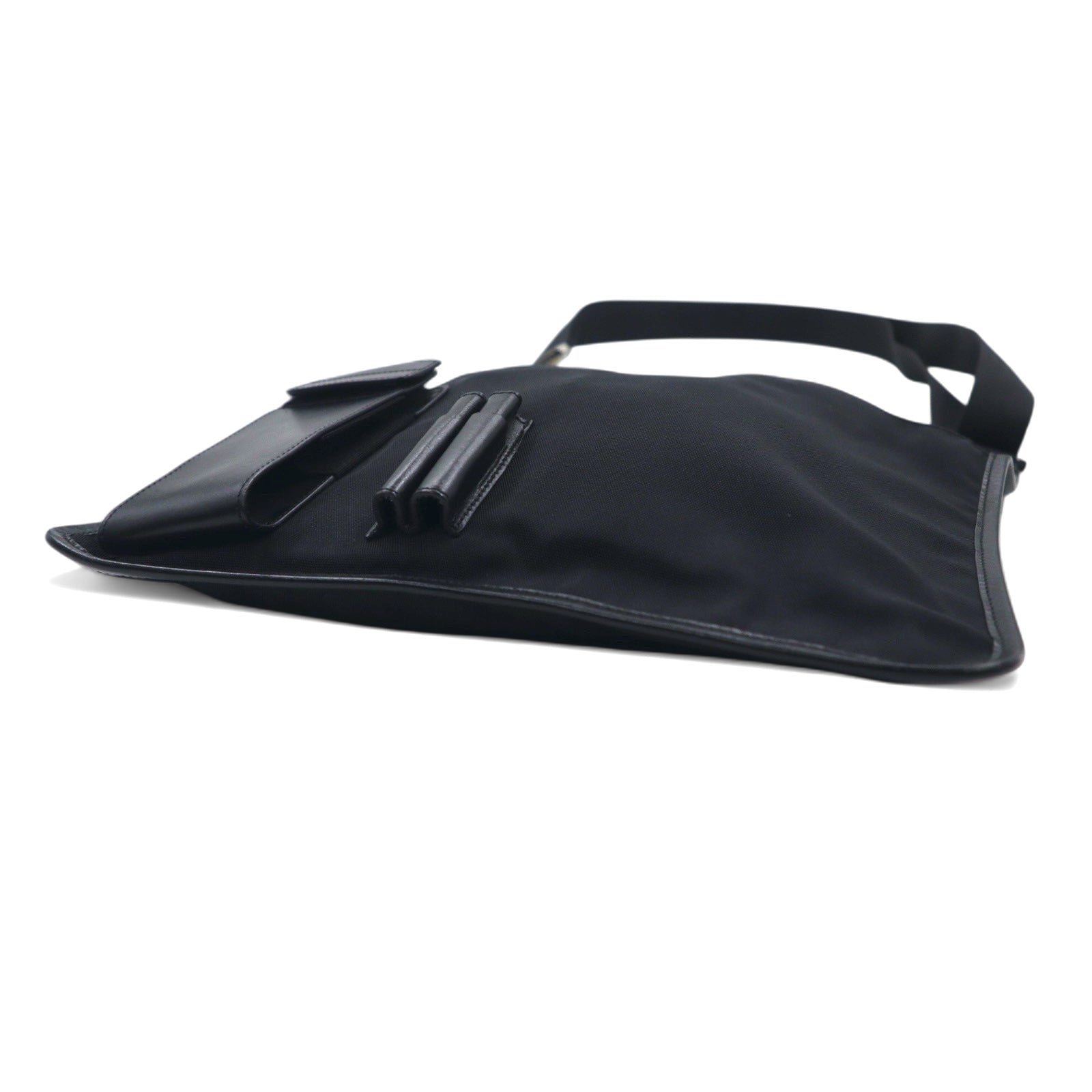 GUCCI Borsa a tracolla marsupio nero in nylon con placca logo 019・0335 002058