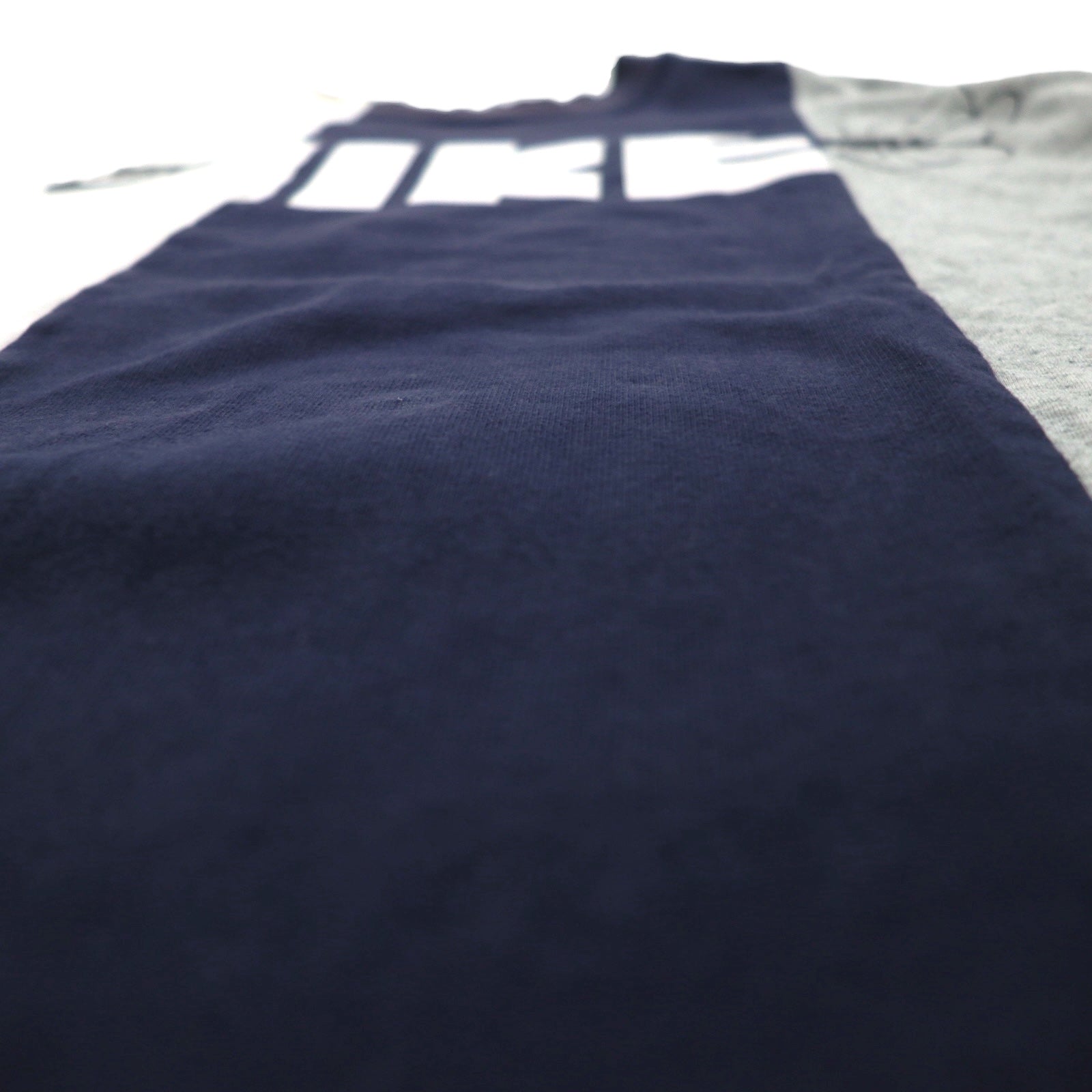 sacai × NIKE T-shirt ricostruita, taglia L, bianco, blu navy, grigio, Windrunner, "Gotsu Nike", cotone