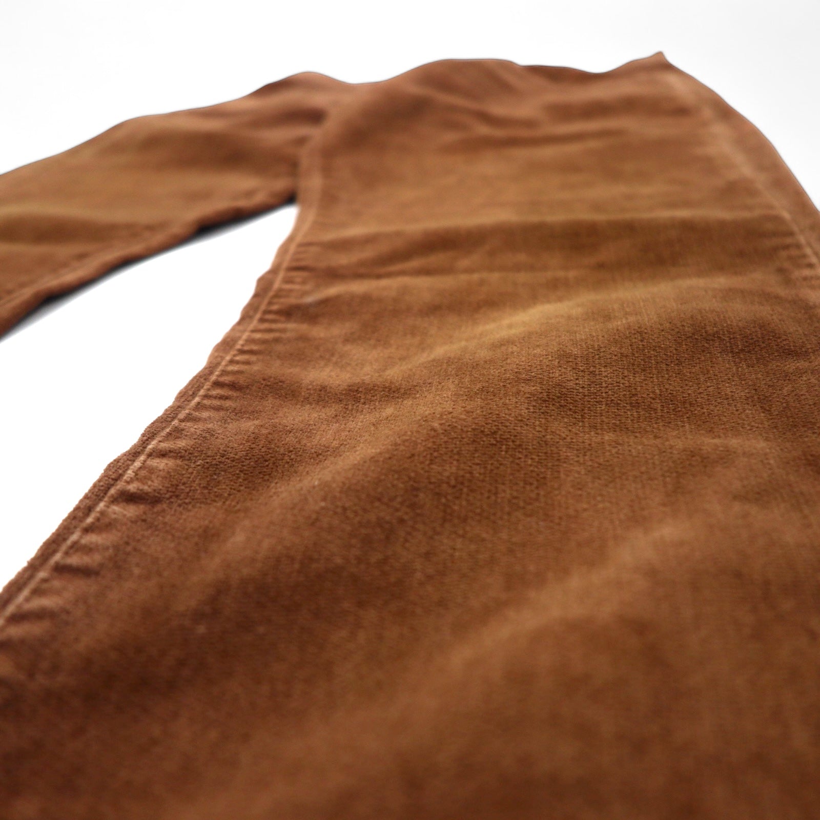 Levi's Made in Italy anni '90, pantaloni bootcut svasati in velluto, taglia 29, marroni, in cotone, etichetta bianca, small "e", chiusura con cerniera, bottone interno I13 525-6328