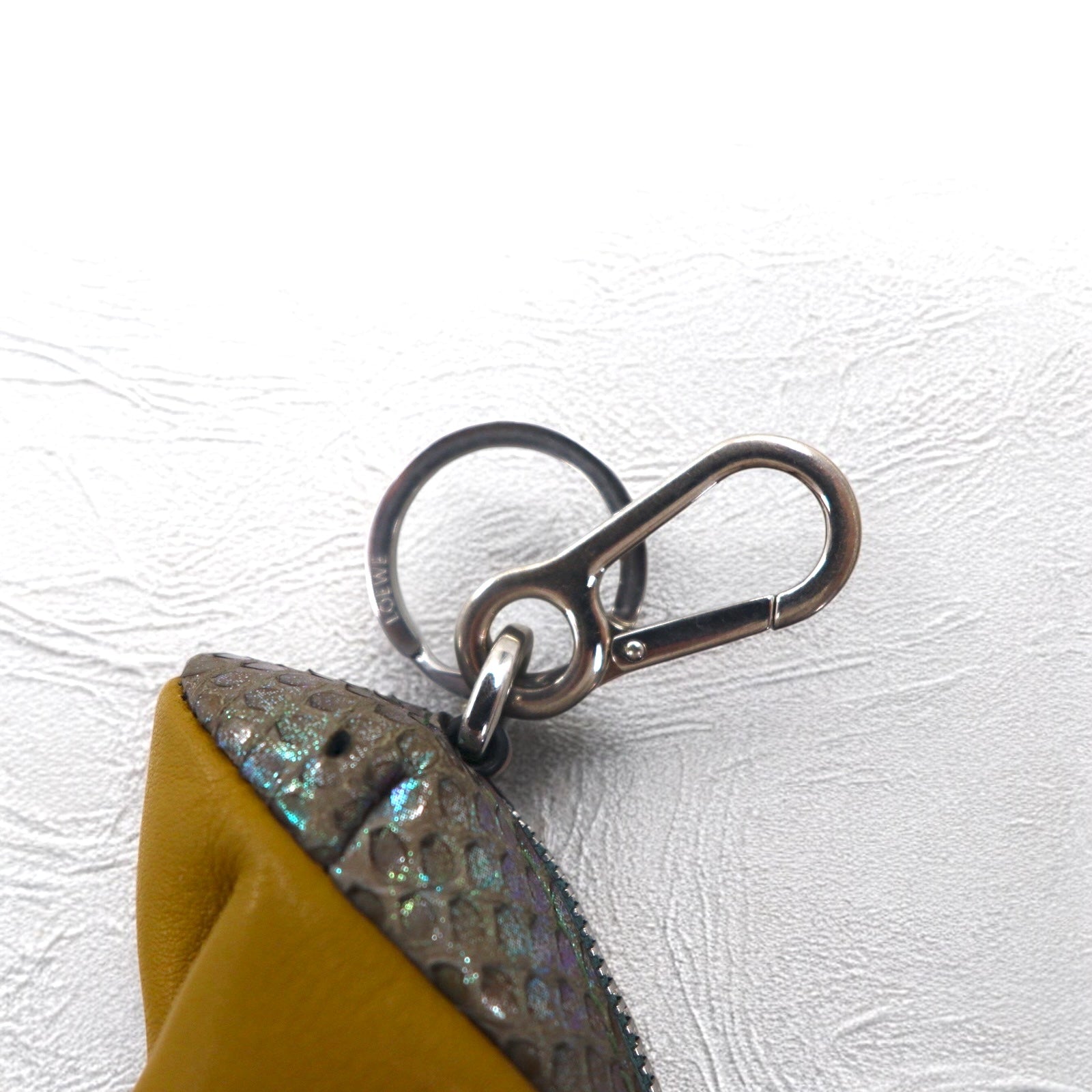 LOEWE FROG Portamonete Charm Portachiavi in Pelle CHARM IN CALFSKIN AND SNAKESKIN OCHRE